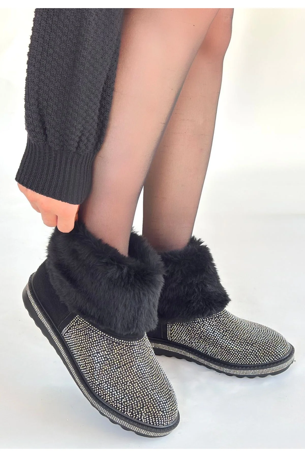 Linka Siyah Süet Gümüş Boncuk İşlemeli Bot - Lisinya