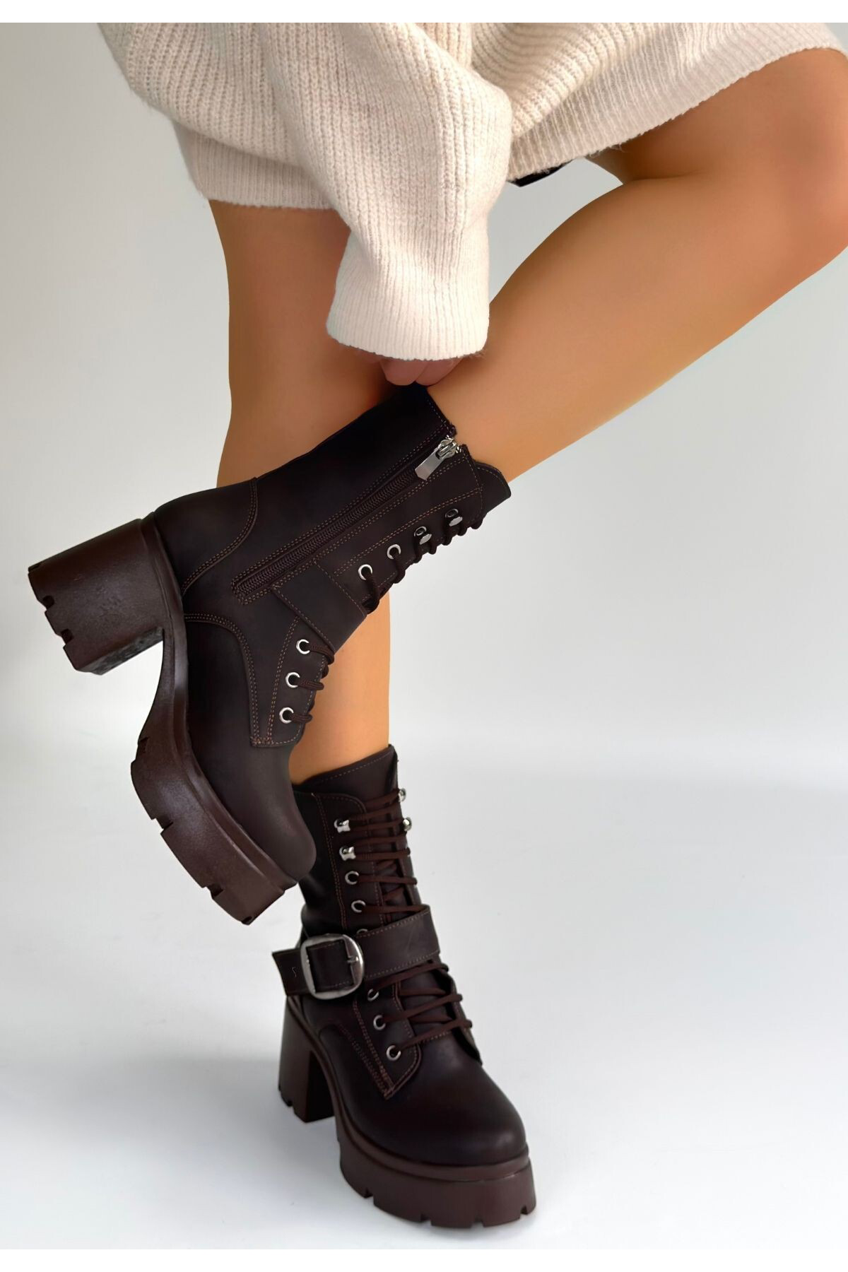 Linma Acı Kahve Cilt Bağcıklı Topuklu Bot - Lisinya