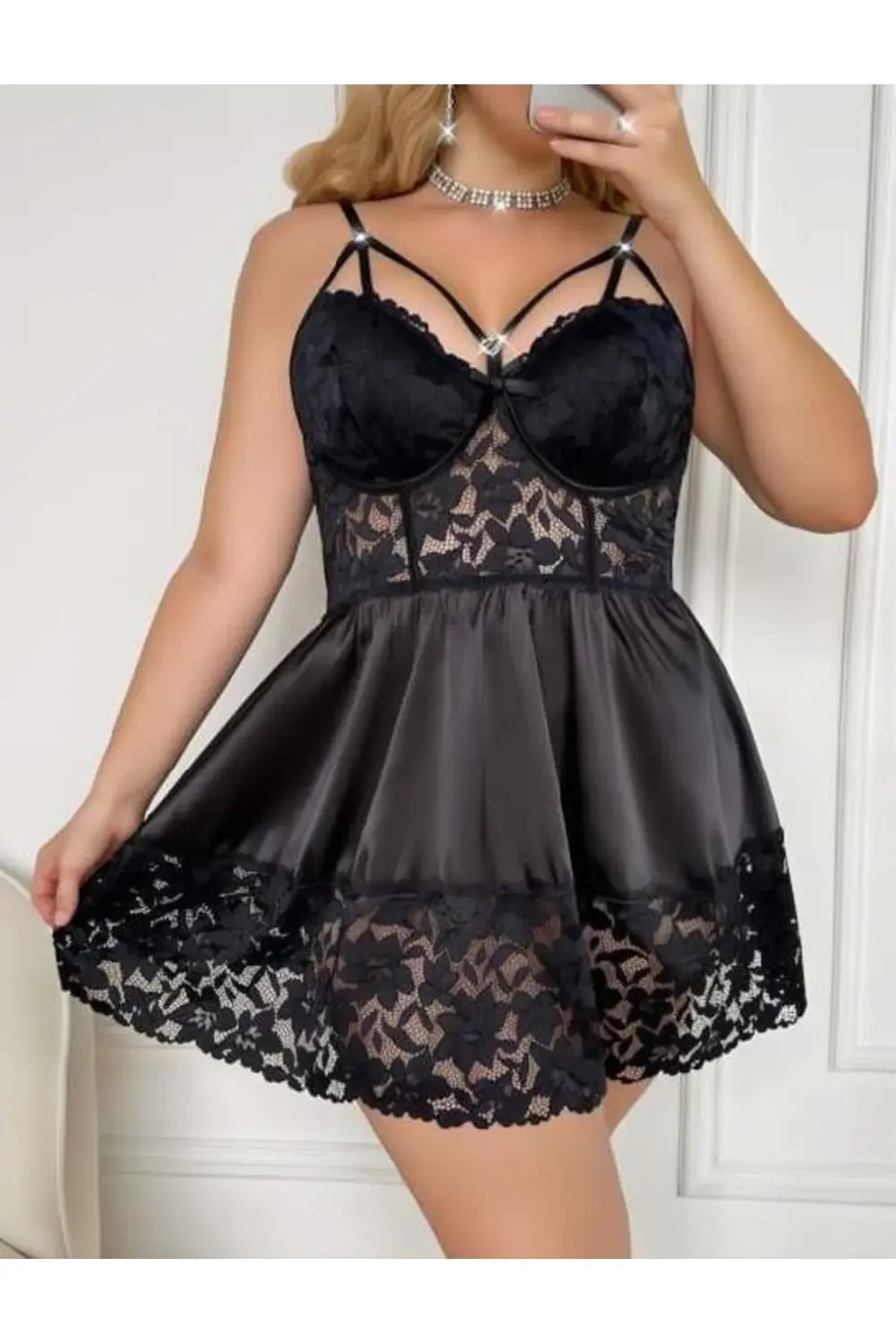 Litae Büyük Beden Dantel İşlemeli Göğüs İp Detaylı Siyah Saten Ge