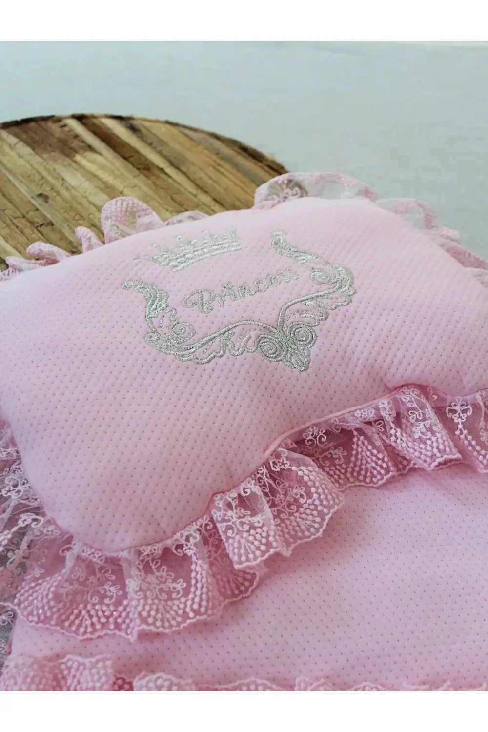 LitaeTrend Yenidoğan Sahra Taç Nakışlı Trilüks 2li Alt Açma Seti LitaeTrend Yenidoğan Sahra Taç Nakışlı Trilüks 2li Alt Açma Seti