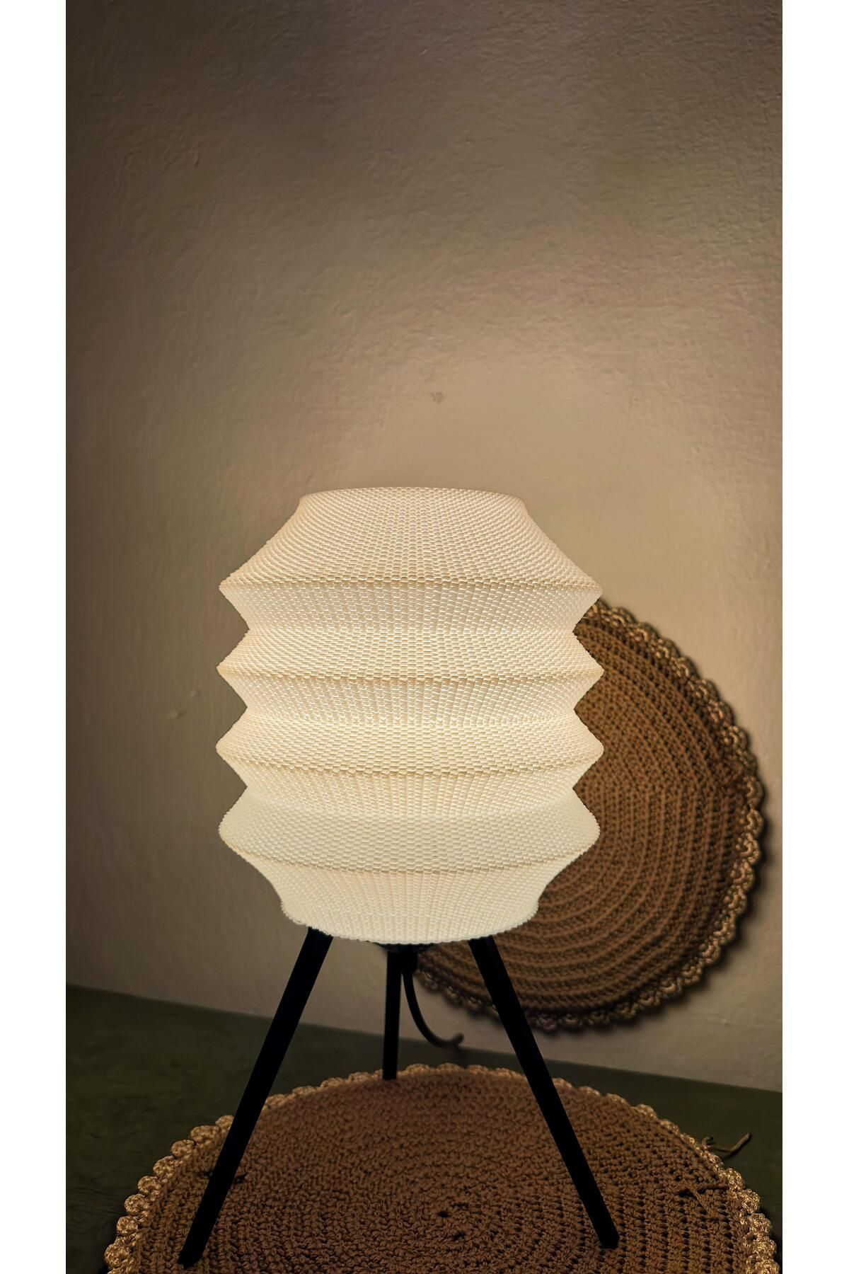 Looma Beyaz Masa Lambası