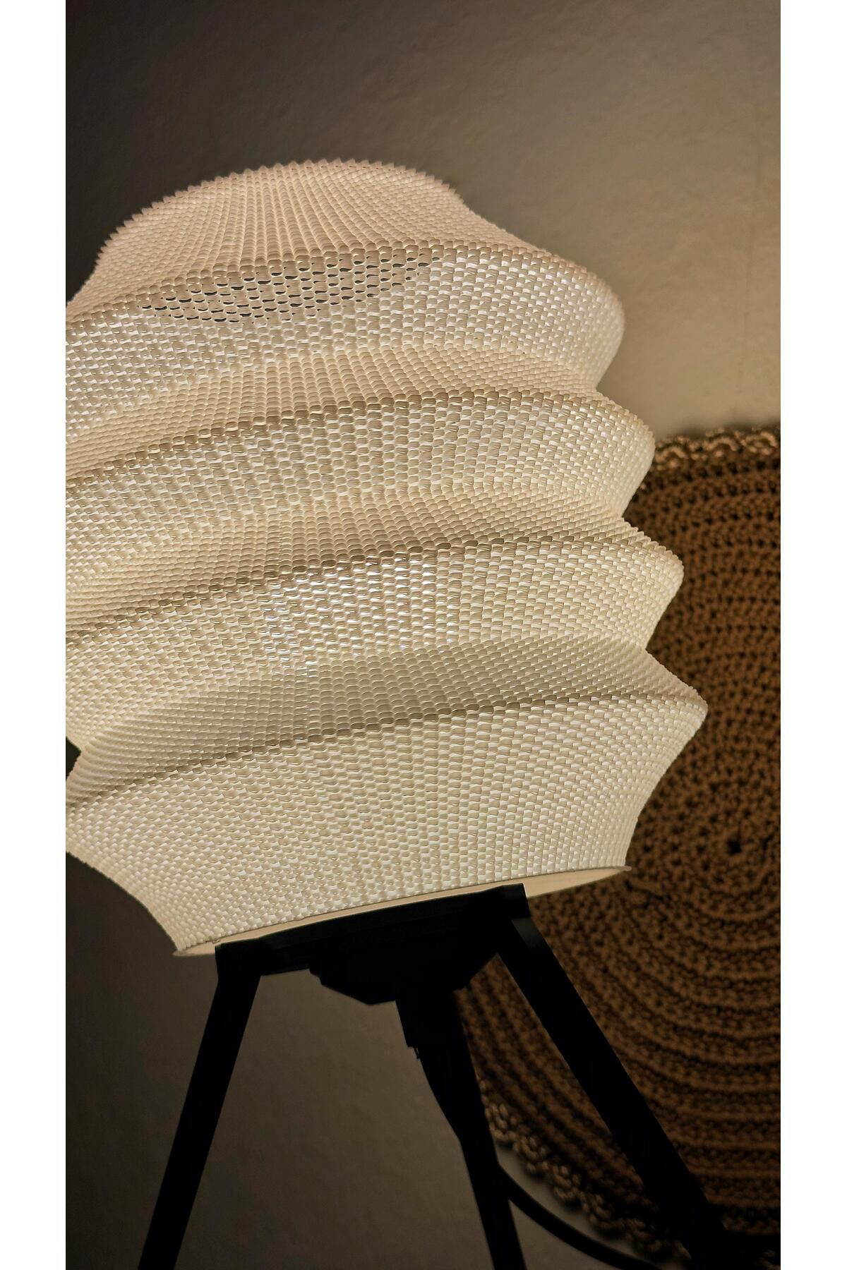 Looma Beyaz Masa Lambası