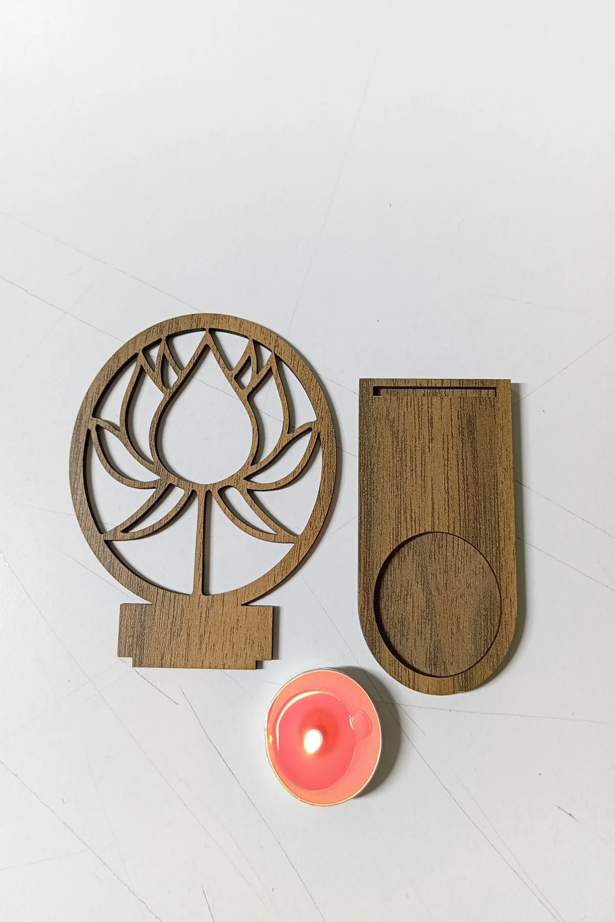 Lotus Çiçeği Figür Kahverengi Ahşap Gölge Mumluk Projeksiyon Biblo – Mum Hediyeli LOT2 Lotus Çiçeği Figür Kahverengi Ahşap Gölge Mumluk Projeksiyon Biblo – Mum Hediyeli LOT2