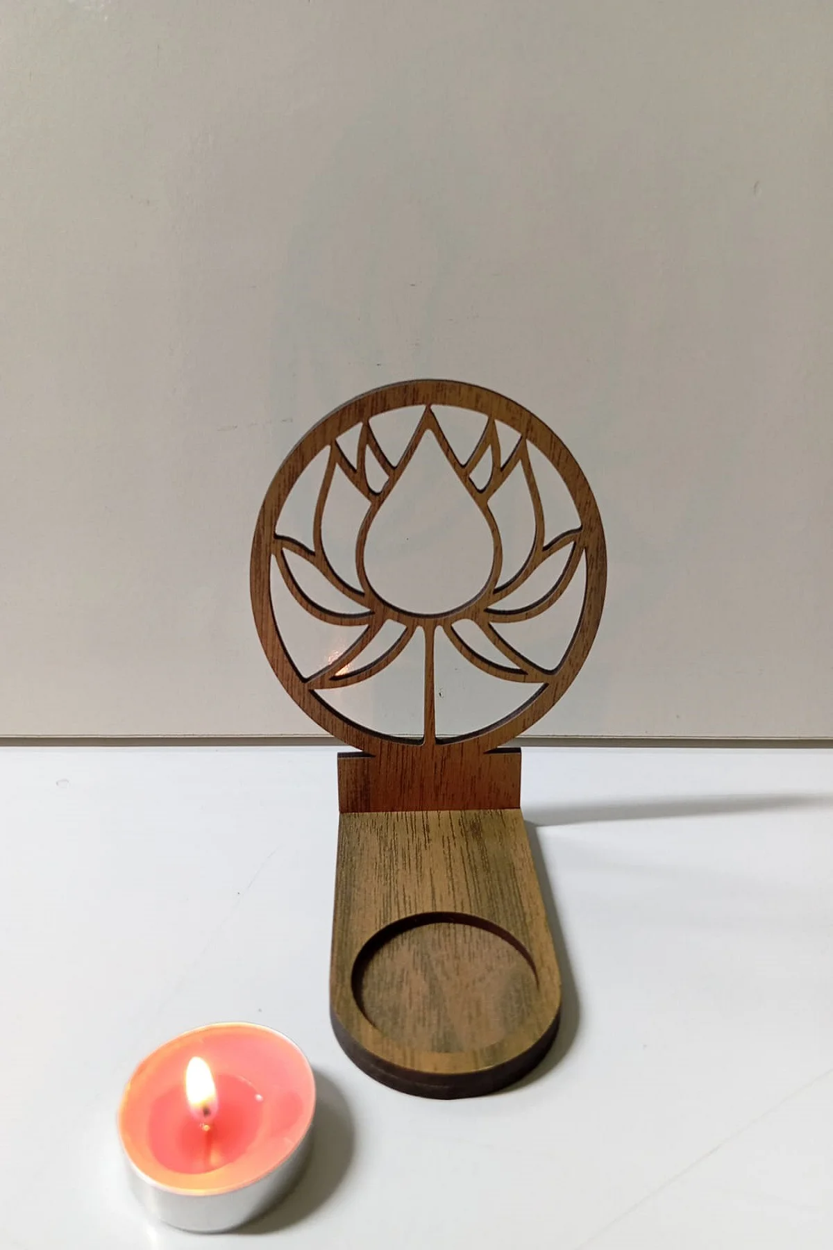 Lotus Çiçeği Figür Kahverengi Ahşap Gölge Mumluk Projeksiyon Biblo – Mum Hediyeli LOT2 Lotus Çiçeği Figür Kahverengi Ahşap Gölge Mumluk Projeksiyon Biblo – Mum Hediyeli LOT2