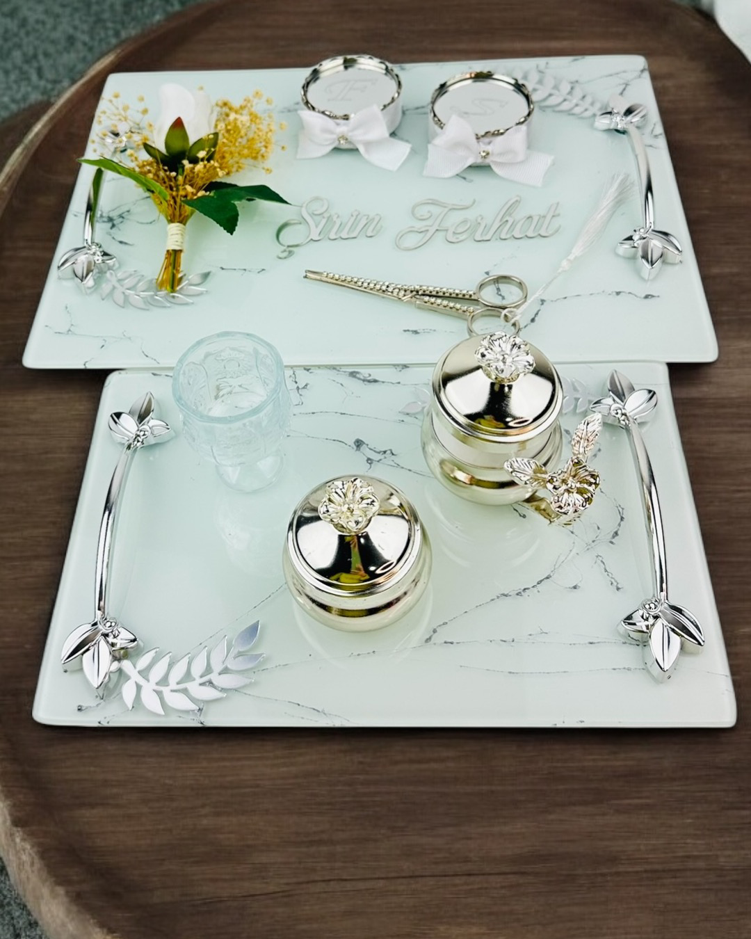 Cyzhome Loyalty Beyaz Desenli Gümüş Nişan Tepsisi Cyzhome Loyalty Beyaz Desenli Gümüş Nişan Tepsisi