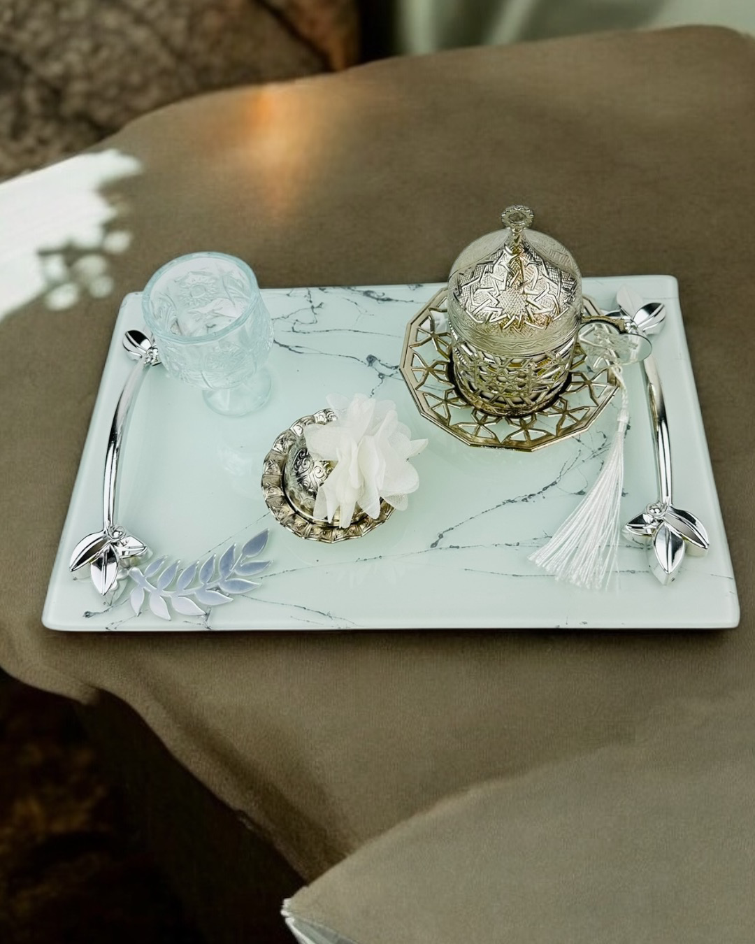 Cyzhome Loyalty Beyaz Desenli Gümüş Nişan Tepsisi Cyzhome Loyalty Beyaz Desenli Gümüş Nişan Tepsisi