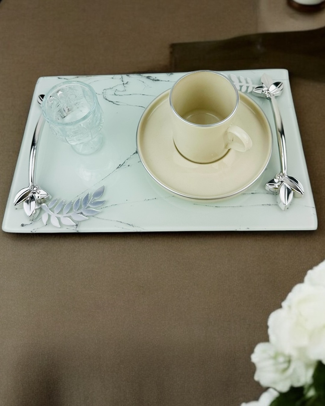 Cyzhome Loyalty Beyaz Desenli Gümüş Nişan Tepsisi Cyzhome Loyalty Beyaz Desenli Gümüş Nişan Tepsisi