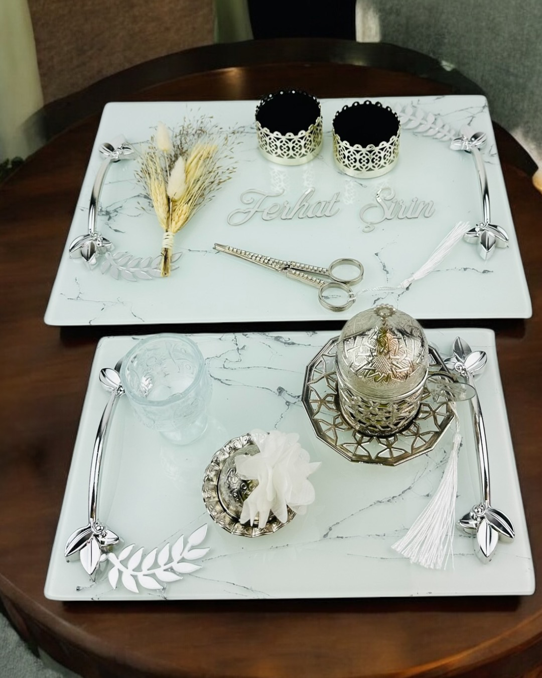 Cyzhome Loyalty Beyaz Desenli Gümüş Nişan Tepsisi Cyzhome Loyalty Beyaz Desenli Gümüş Nişan Tepsisi
