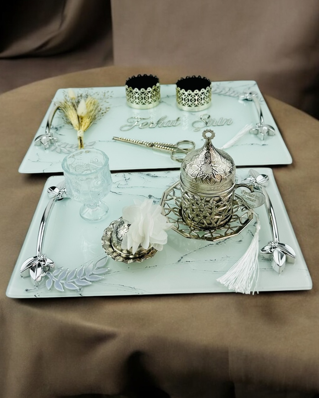 Cyzhome Loyalty Beyaz Desenli Gümüş Nişan Tepsisi Cyzhome Loyalty Beyaz Desenli Gümüş Nişan Tepsisi