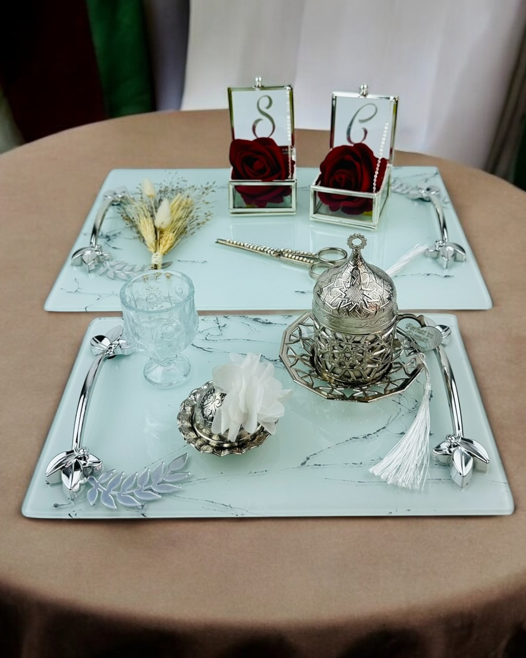 Cyzhome Loyalty Beyaz Desenli Gümüş Nişan Tepsisi Cyzhome Loyalty Beyaz Desenli Gümüş Nişan Tepsisi