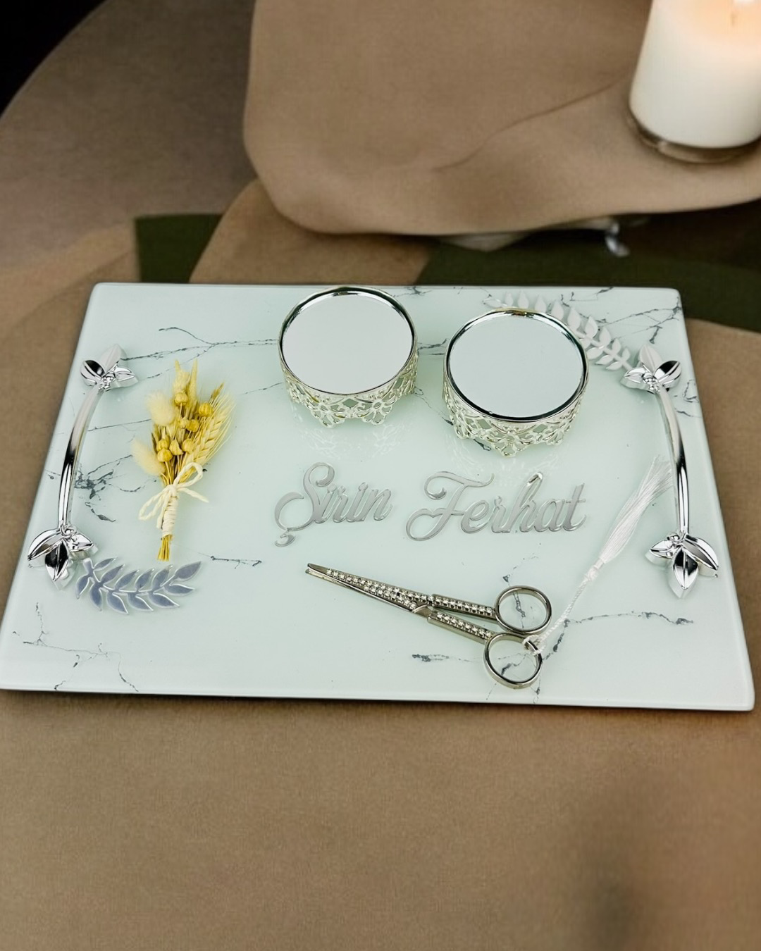 Cyzhome Loyalty Beyaz Desenli Gümüş Nişan Tepsisi Cyzhome Loyalty Beyaz Desenli Gümüş Nişan Tepsisi