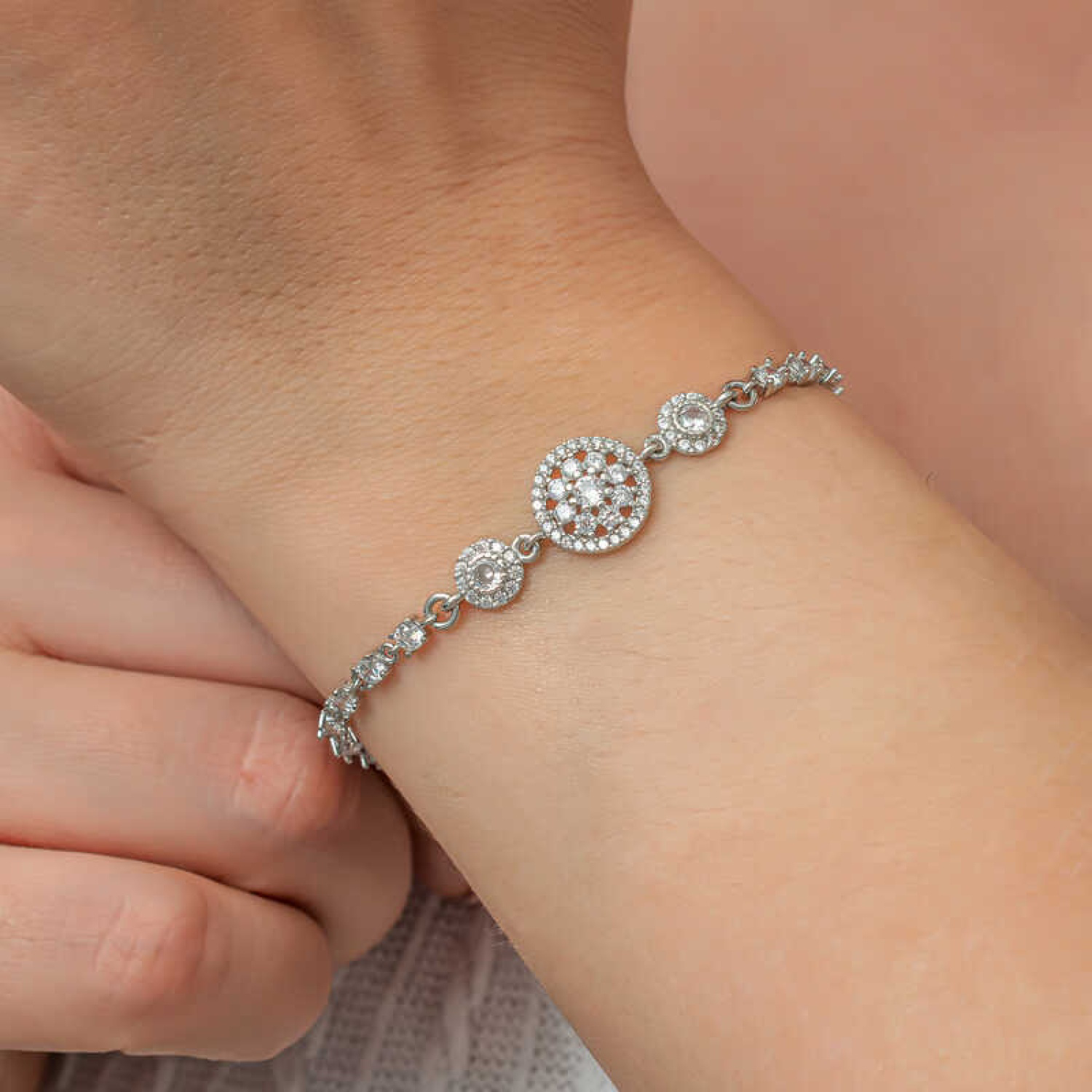 Lucky Life 925 Ayar Gumuss Çember Beyaz Taşlı Su Yolu Lucky Life 