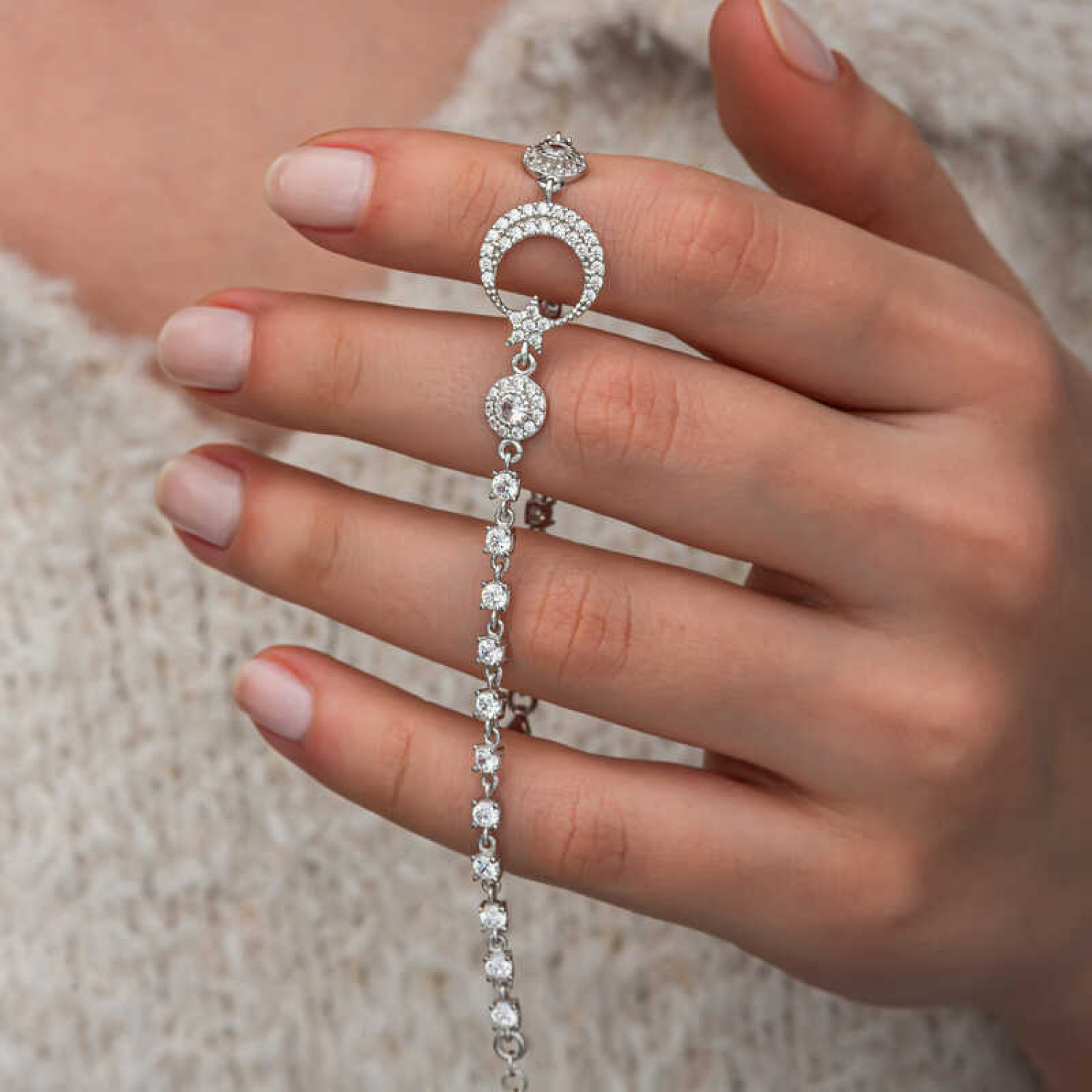 Lucky Life Gümüş Zirkon Taşlı Ay Yıldız Kadın Bileklik