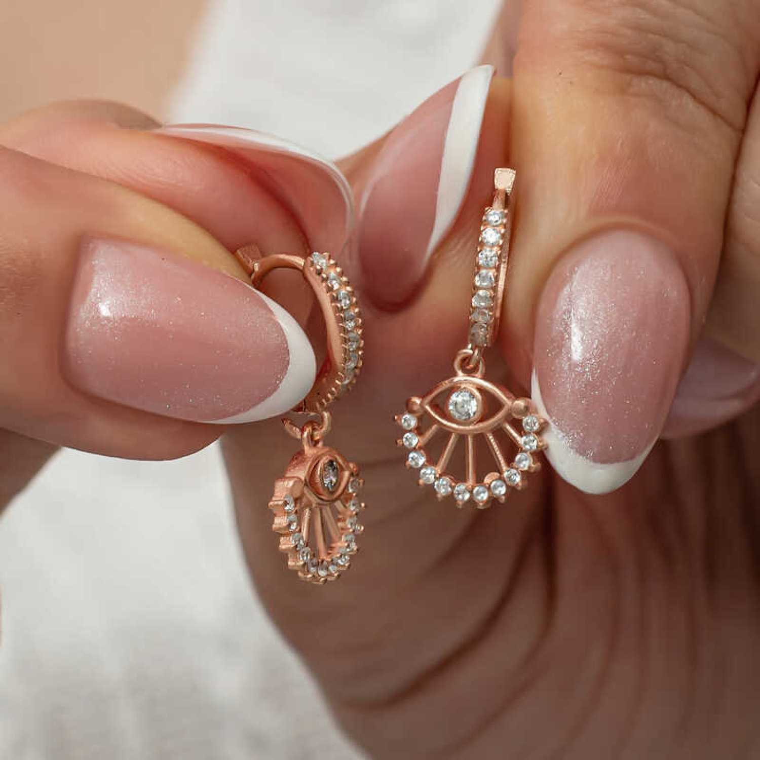 Lucky Life Gumussh Gümüş Sallantılı Rose Göz Kadın Küpe
