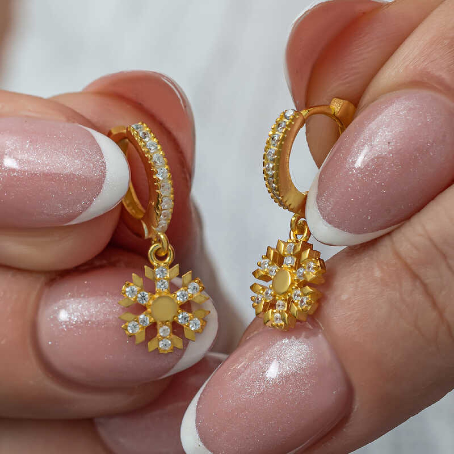 Lucky Life Gümüş Sallantılı Gold Kar Tanesi Kadın Küpe