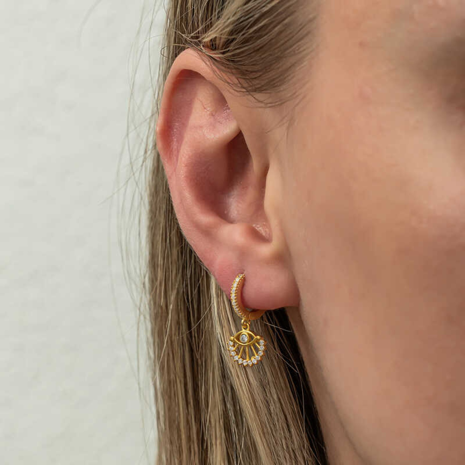 Lucky Life Gumussh Gümüş Sallantılı Gold Göz Kadın Küpe