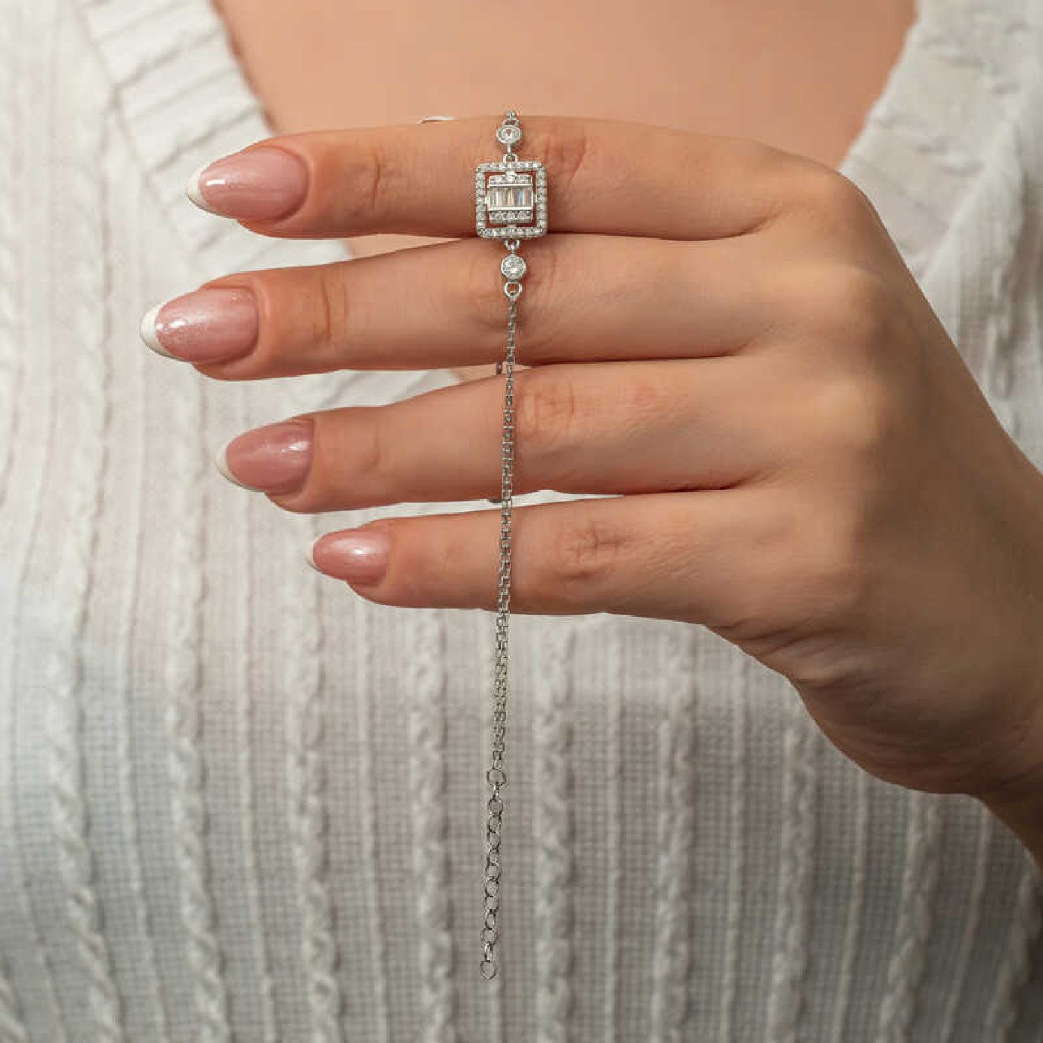 Lucky Life Gümüş Kare Baget Taşlı Kadın Bileklik