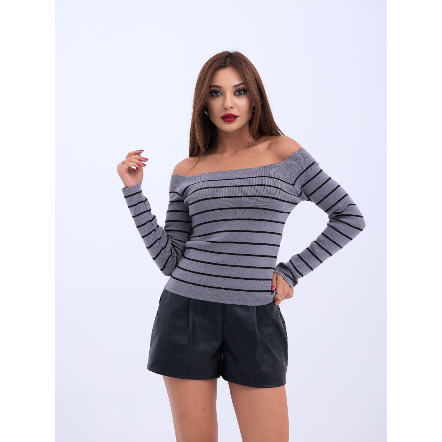 Lucky Life Kadın 06 TRİKO ÇİZGİLİ KAYIK YAKA CROP-GRİ-SİYAH Lucky Life Kadın 06 TRİKO ÇİZGİLİ KAYIK YAKA CROP-GRİ-SİYAH