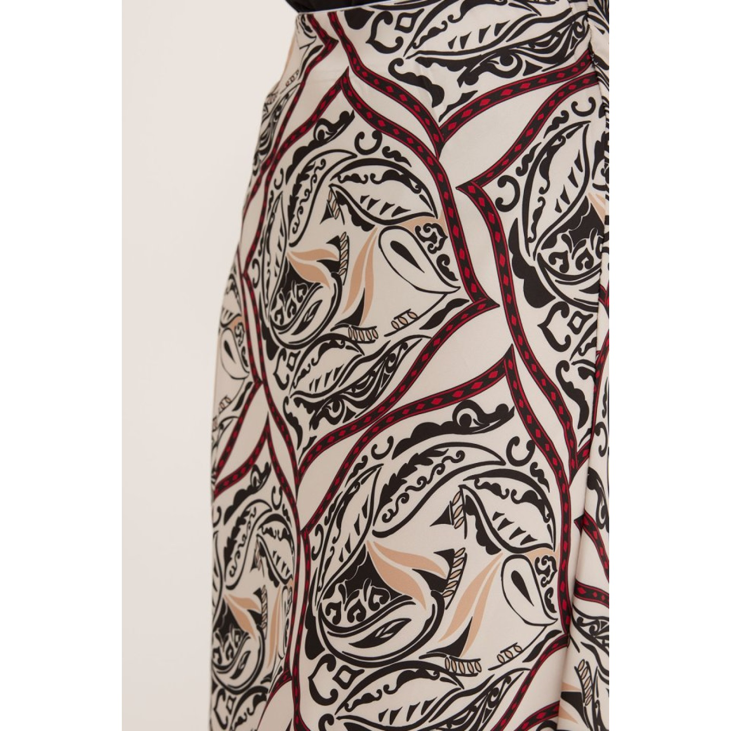 Lucky Life Kadın Siyah Bej Desenli Saten Etek 15877 Lucky Life Kadın Siyah Bej Desenli Saten Etek 15877