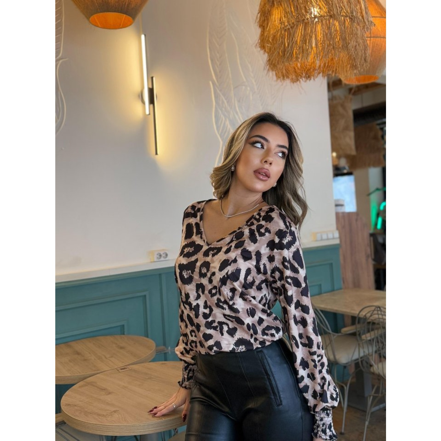 Lucky Life Kadın Uzun Kollu V Yakalı Leopar Desenli Dalgıç Bluz