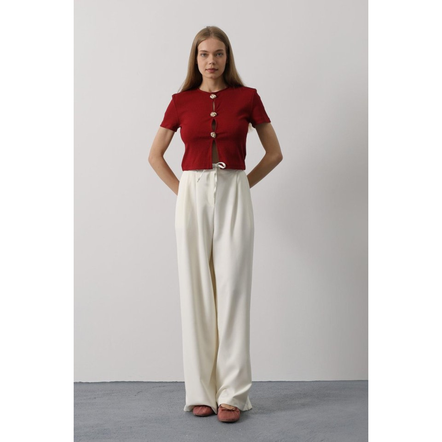 Lucky Life Kadın Pileli Bağcıklı Oversize Pantolon - Ekru Lucky Life Kadın Pileli Bağcıklı Oversize Pantolon - Ekru