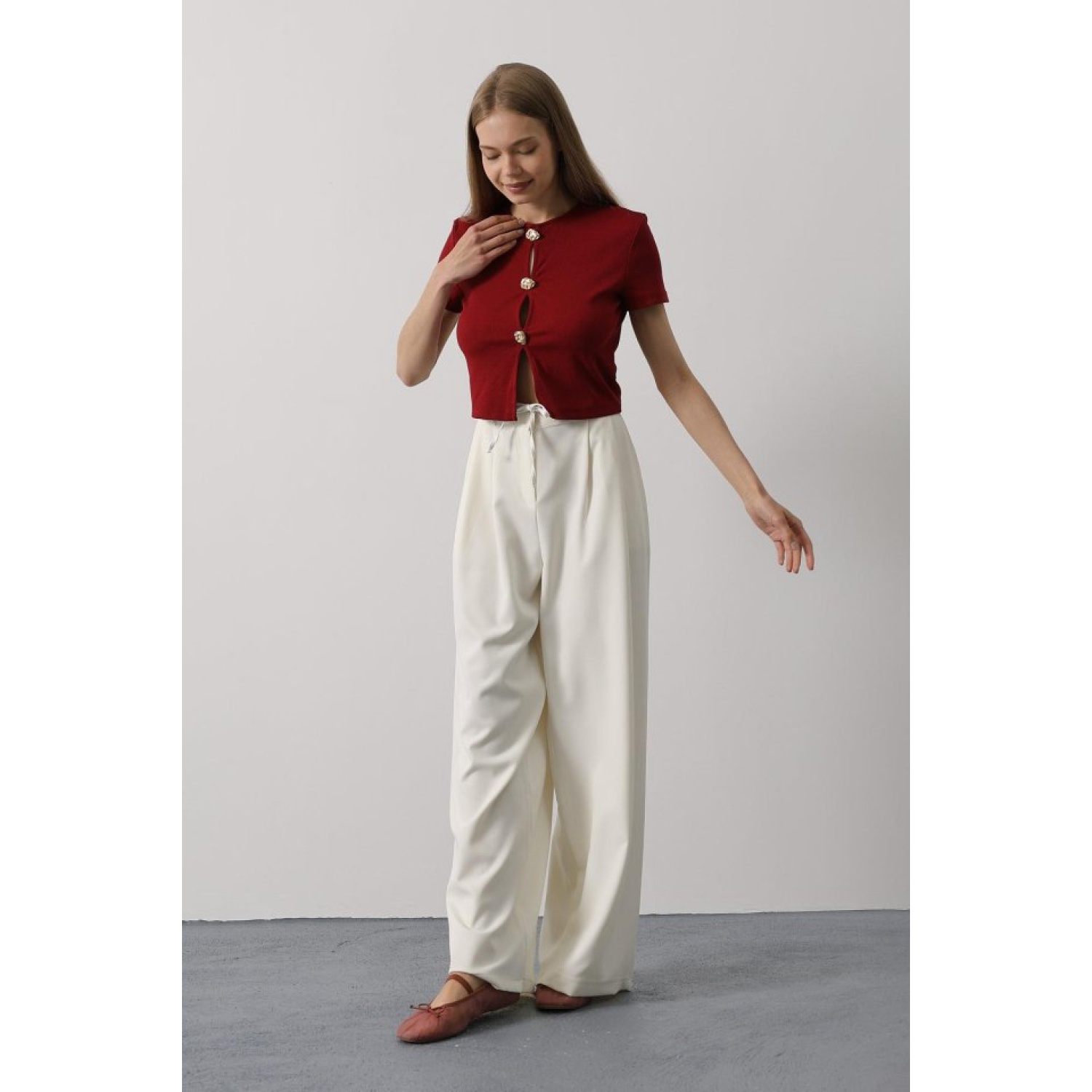 Lucky Life Kadın Pileli Bağcıklı Oversize Pantolon - Ekru Lucky Life Kadın Pileli Bağcıklı Oversize Pantolon - Ekru
