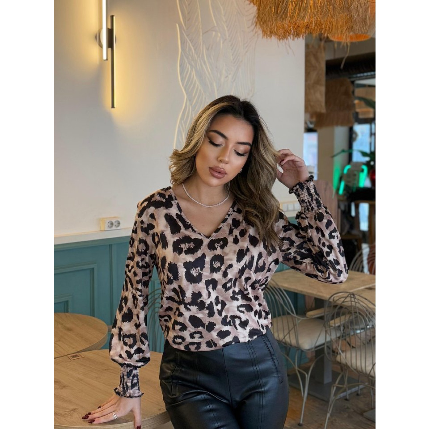 Lucky Life Kadın Uzun Kollu V Yakalı Leopar Desenli Dalgıç Bluz