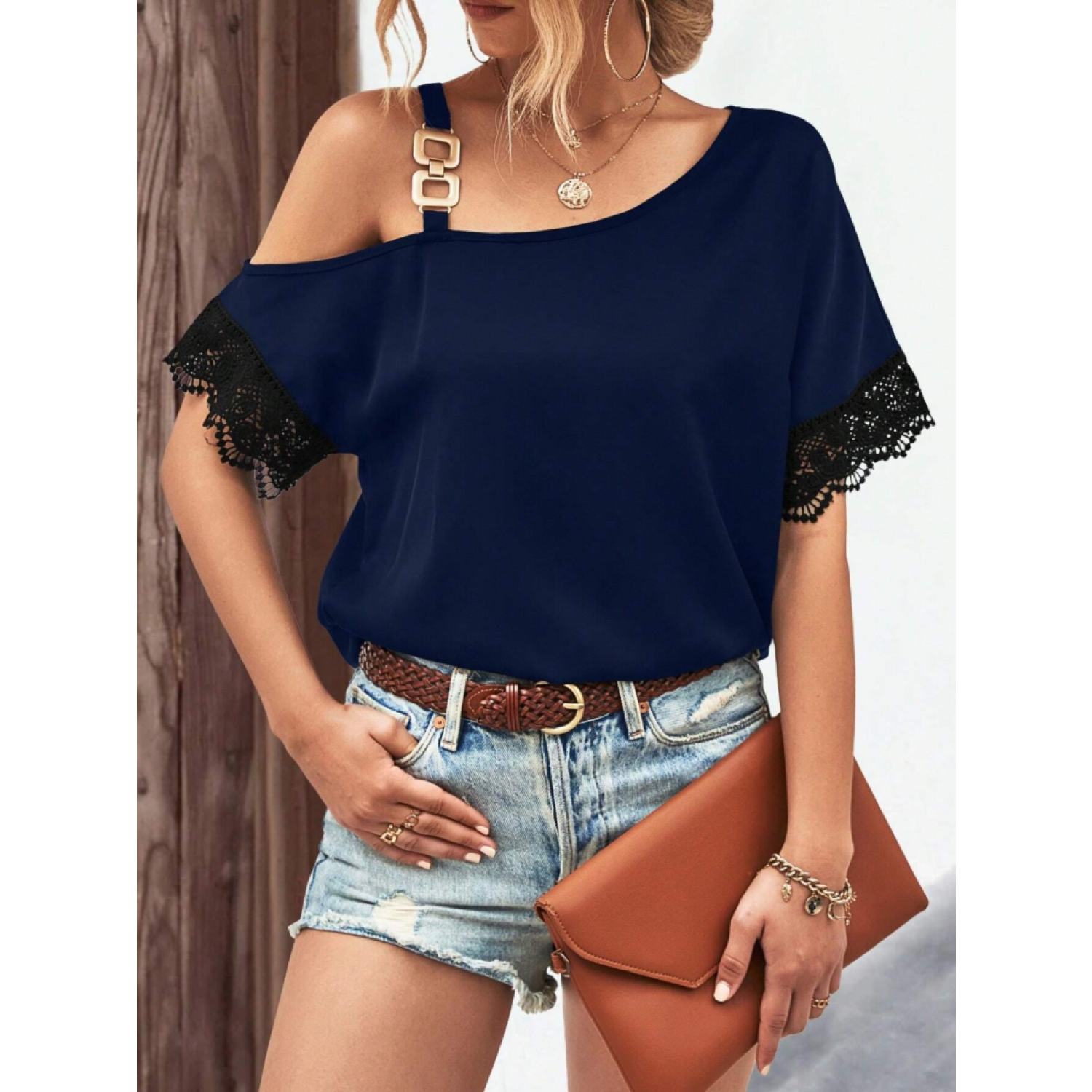 Lucky Life Kadın Tek Omuzu Askılı Kısa Kollu Toka Detaylı Dantell Lucky Life Kadın Tek Omuzu Askılı Kısa Kollu Toka Detaylı Dantell
