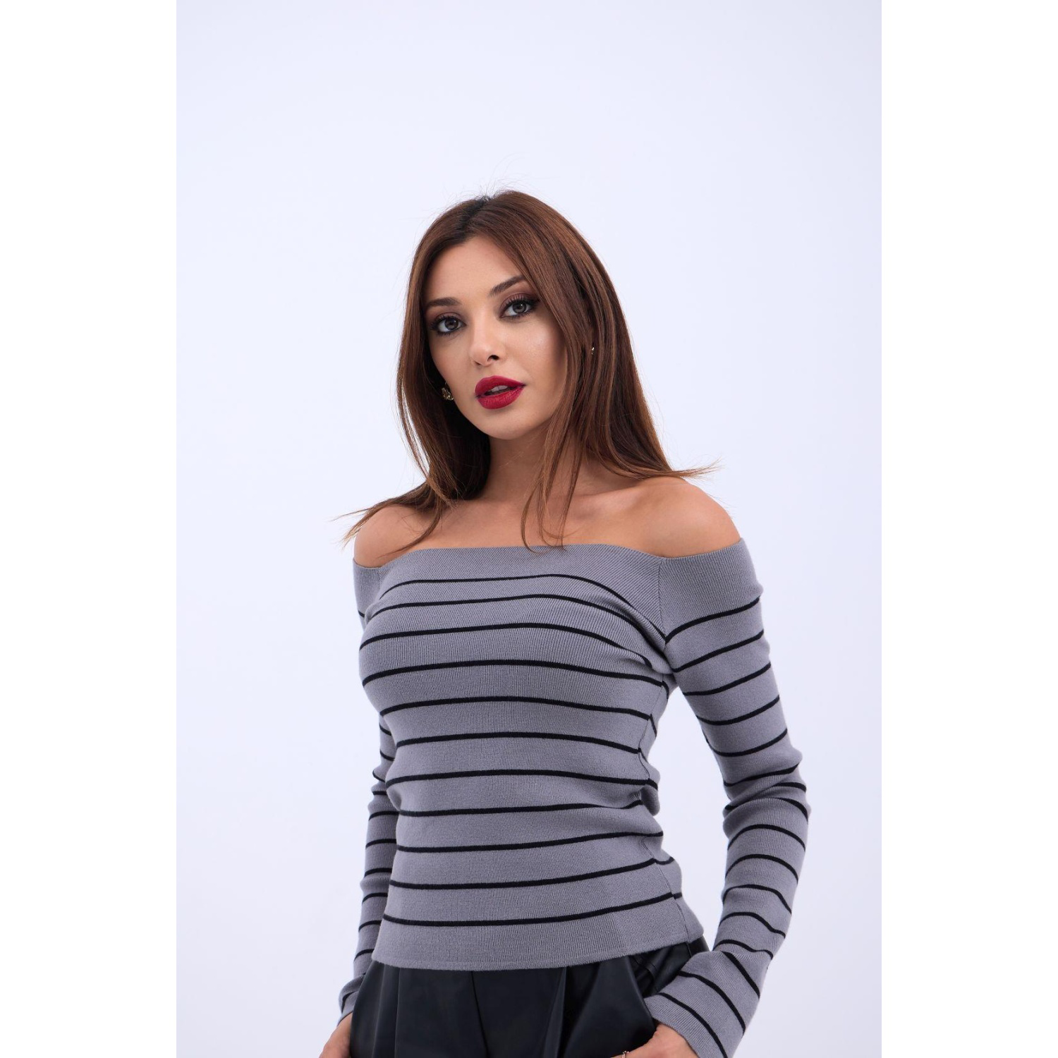 Lucky Life Kadın 06 TRİKO ÇİZGİLİ KAYIK YAKA CROP-GRİ-SİYAH Lucky Life Kadın 06 TRİKO ÇİZGİLİ KAYIK YAKA CROP-GRİ-SİYAH