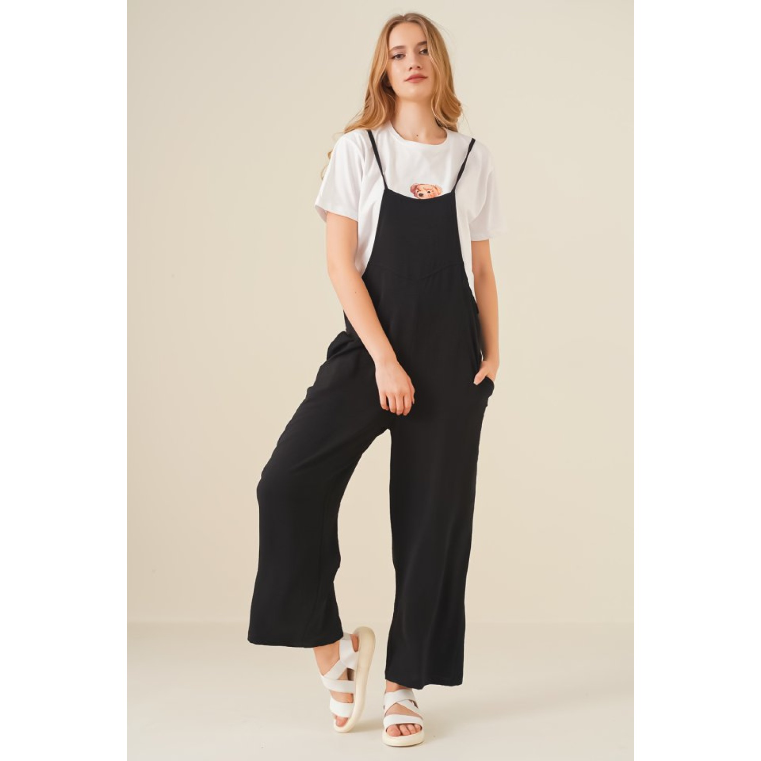 Lucky Life Kadın Askılı Bahçivan Tulum - Siyah Lucky Life Kadın Askılı Bahçivan Tulum - Siyah