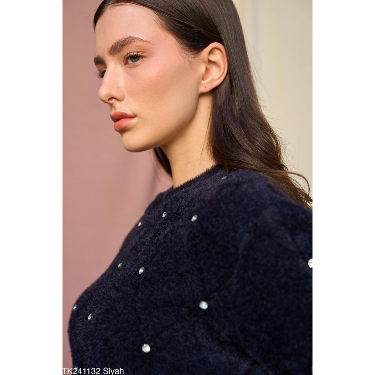 Lucky Life Kadın Baklava Desen Taşlı Kazak - Siyah