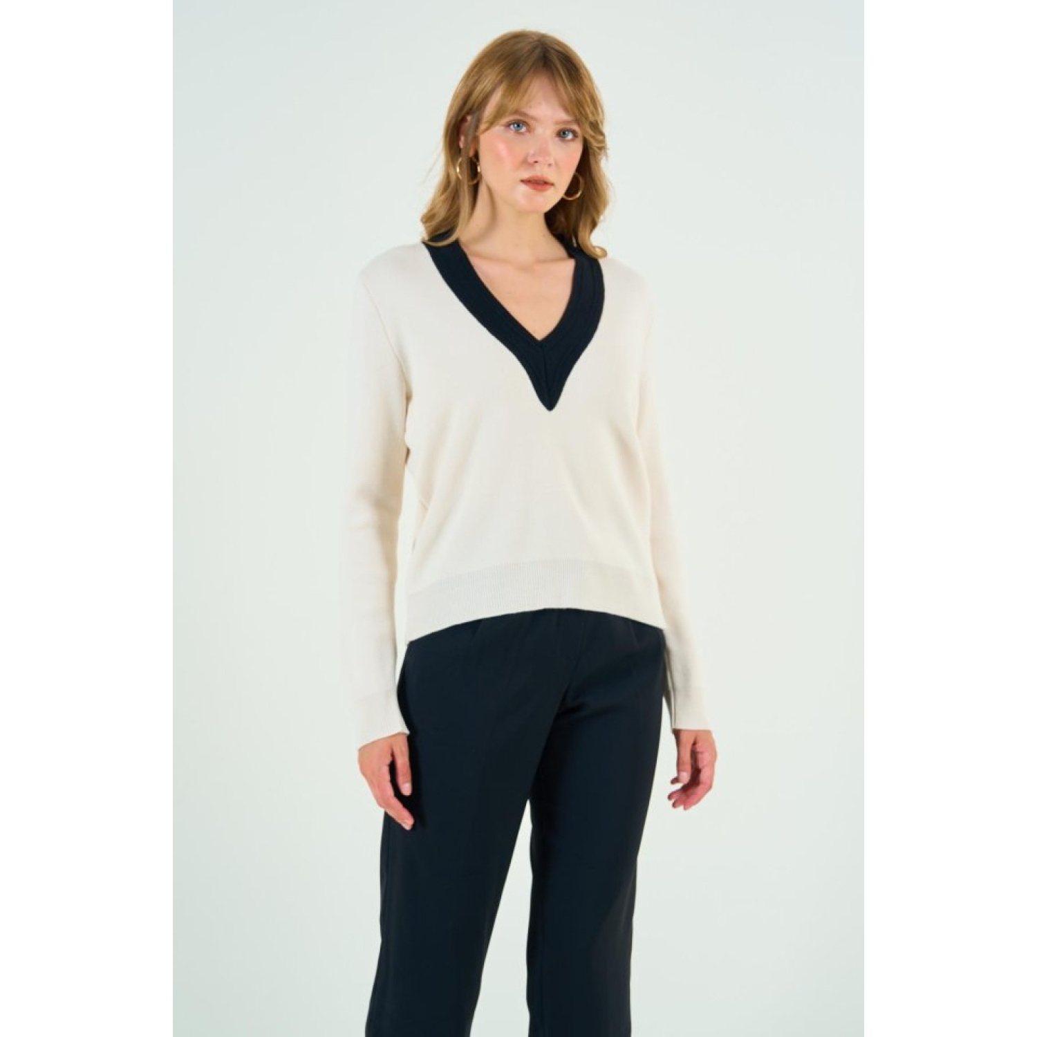 Lucky Life Kadın V Yaka Lucky Life Kadın Triko Kazak - Krem-Siyah Lucky Life Kadın V Yaka Lucky Life Kadın Triko Kazak - Krem-Siyah