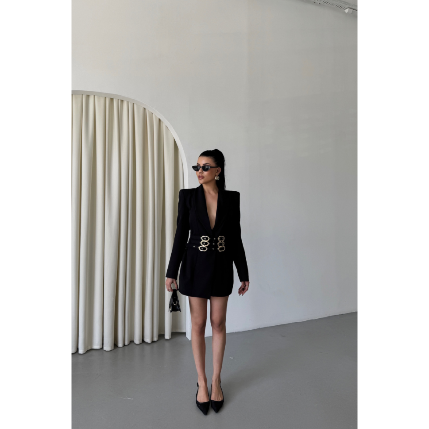 Lucky Life Kadın TEK DÜĞME CEKET 3 TOKALI KEMER SÜSLÜ - Siyah Lucky Life Kadın TEK DÜĞME CEKET 3 TOKALI KEMER SÜSLÜ - Siyah