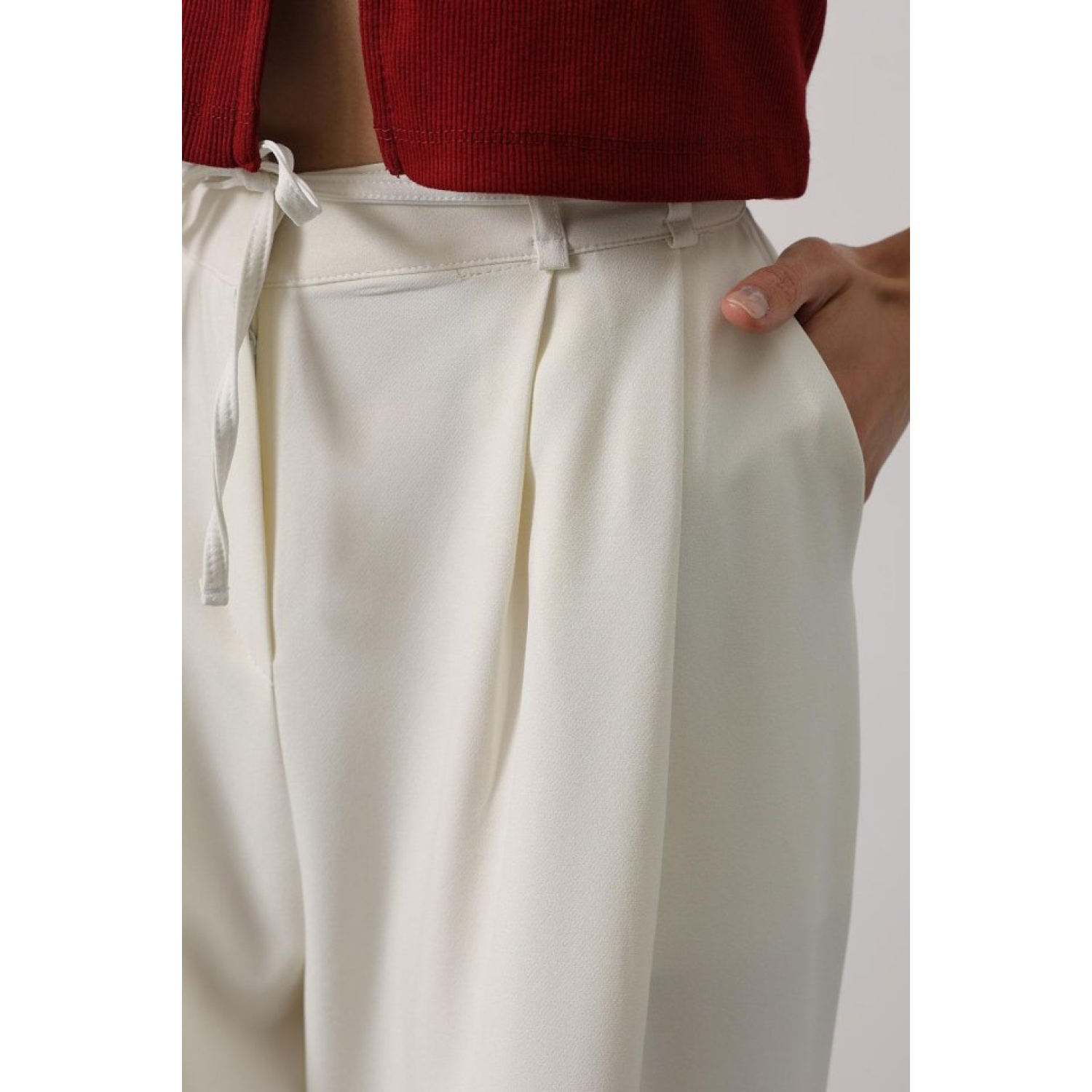 Lucky Life Kadın Pileli Bağcıklı Oversize Pantolon - Ekru Lucky Life Kadın Pileli Bağcıklı Oversize Pantolon - Ekru