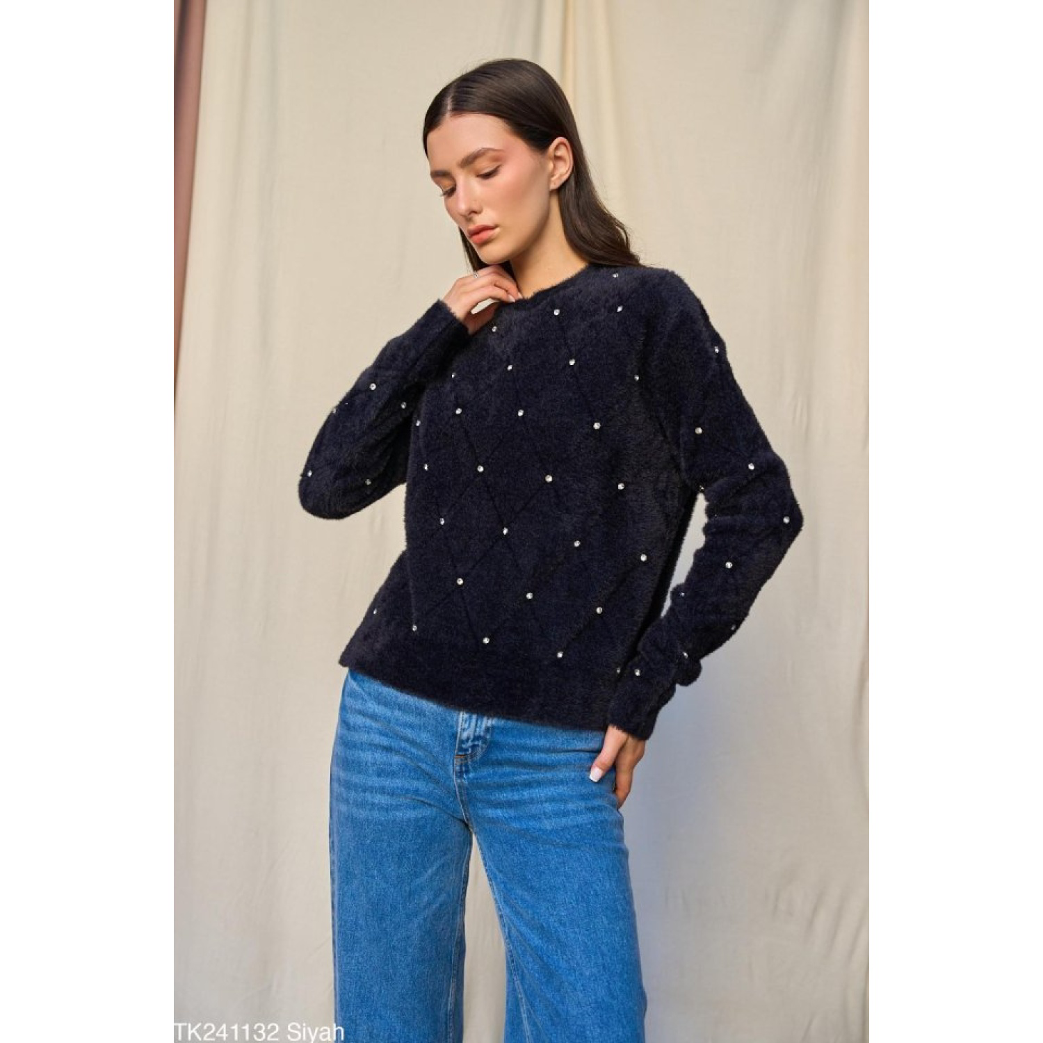 Lucky Life Kadın Baklava Desen Taşlı Kazak - Siyah