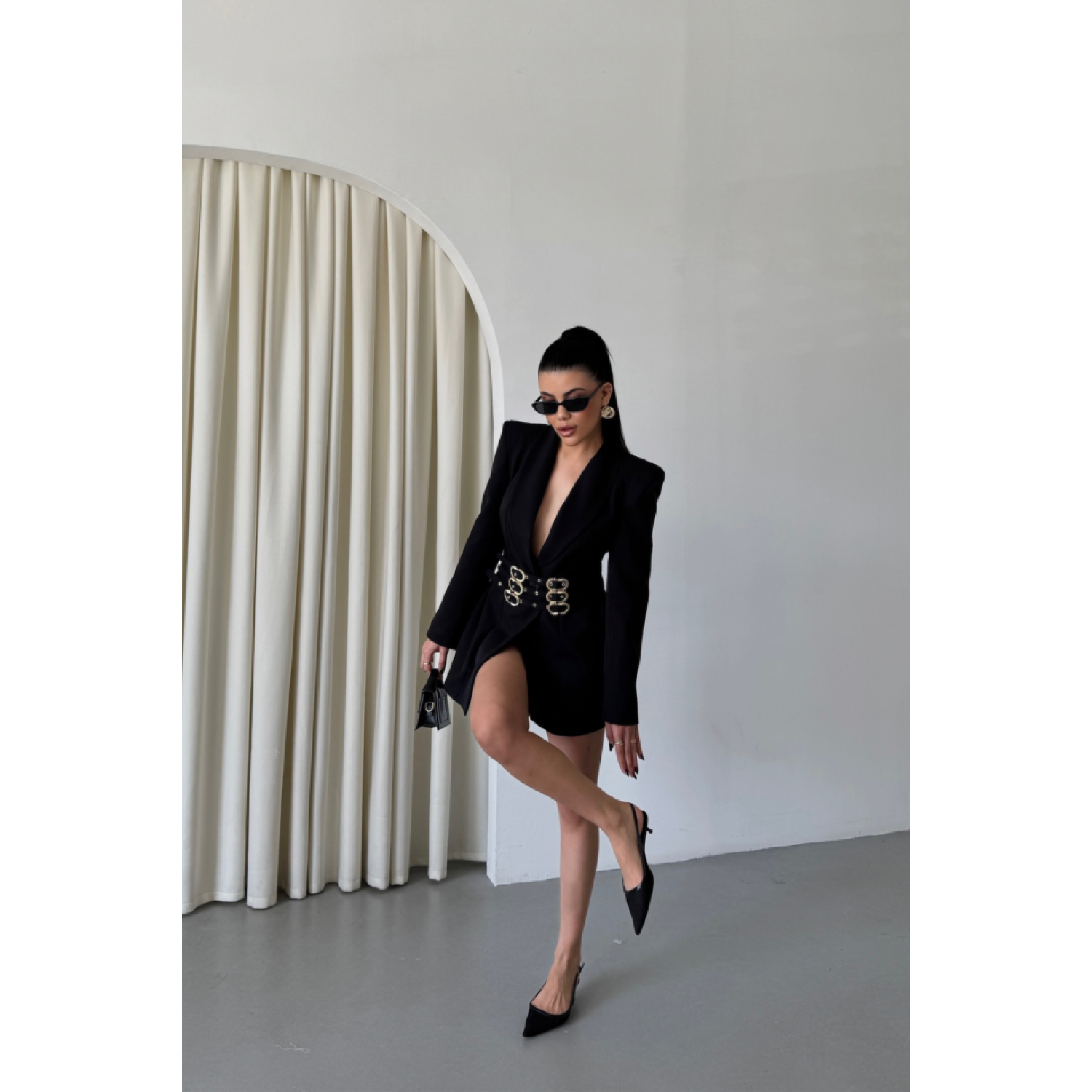 Lucky Life Kadın TEK DÜĞME CEKET 3 TOKALI KEMER SÜSLÜ - Siyah Lucky Life Kadın TEK DÜĞME CEKET 3 TOKALI KEMER SÜSLÜ - Siyah