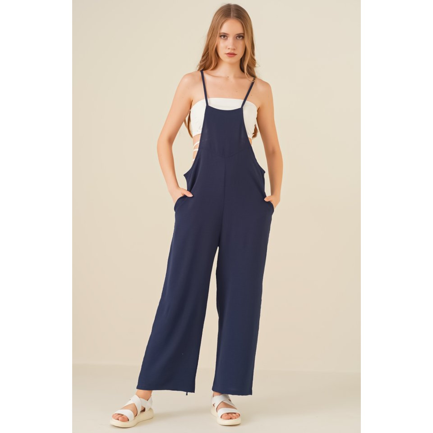 Lucky Life Kadın Askılı Bahçivan Tulum - Lacivert Lucky Life Kadın Askılı Bahçivan Tulum - Lacivert