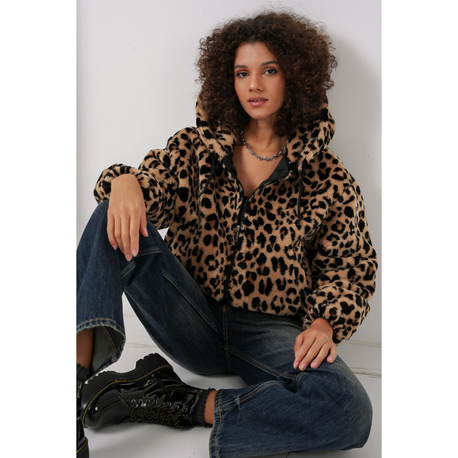 Lucky Life Kadın Kapüşonlu Peluş Crop Ceket - C. Kahverengi Lucky Life Kadın Kapüşonlu Peluş Crop Ceket - C. Kahverengi