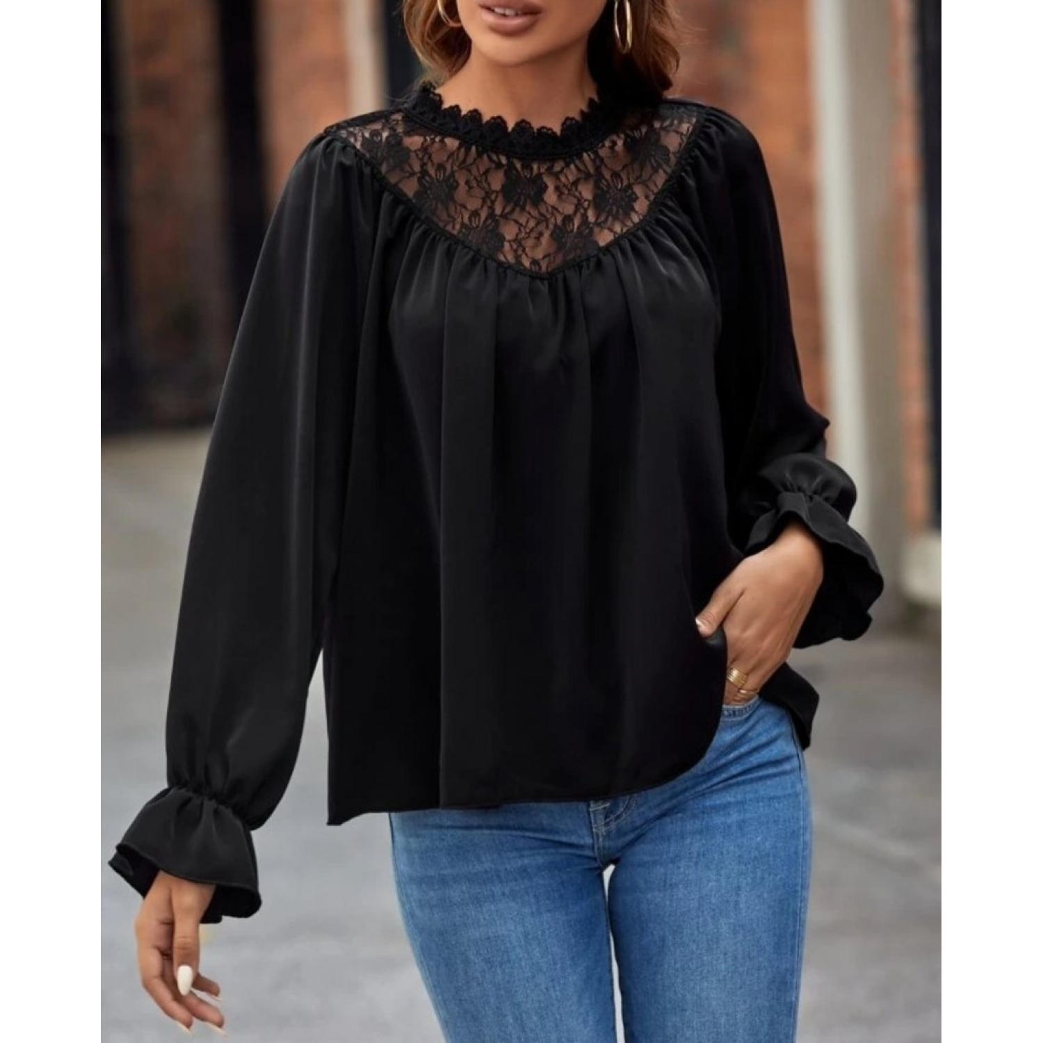 Lucky Life Kadın Uzun Kollu Balıkçı Yaka Dantelli Sandy Bluz