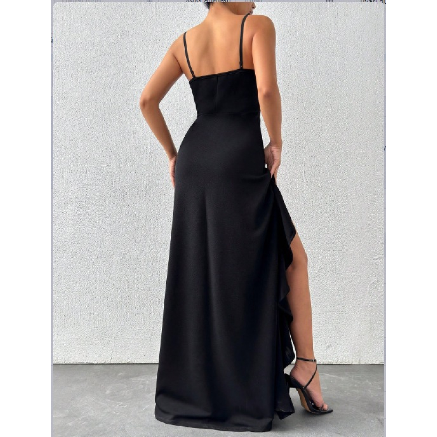 Lucky Life Kadın Ip Askılı Dekolteli Yırtmaç Detay Krep Elbise