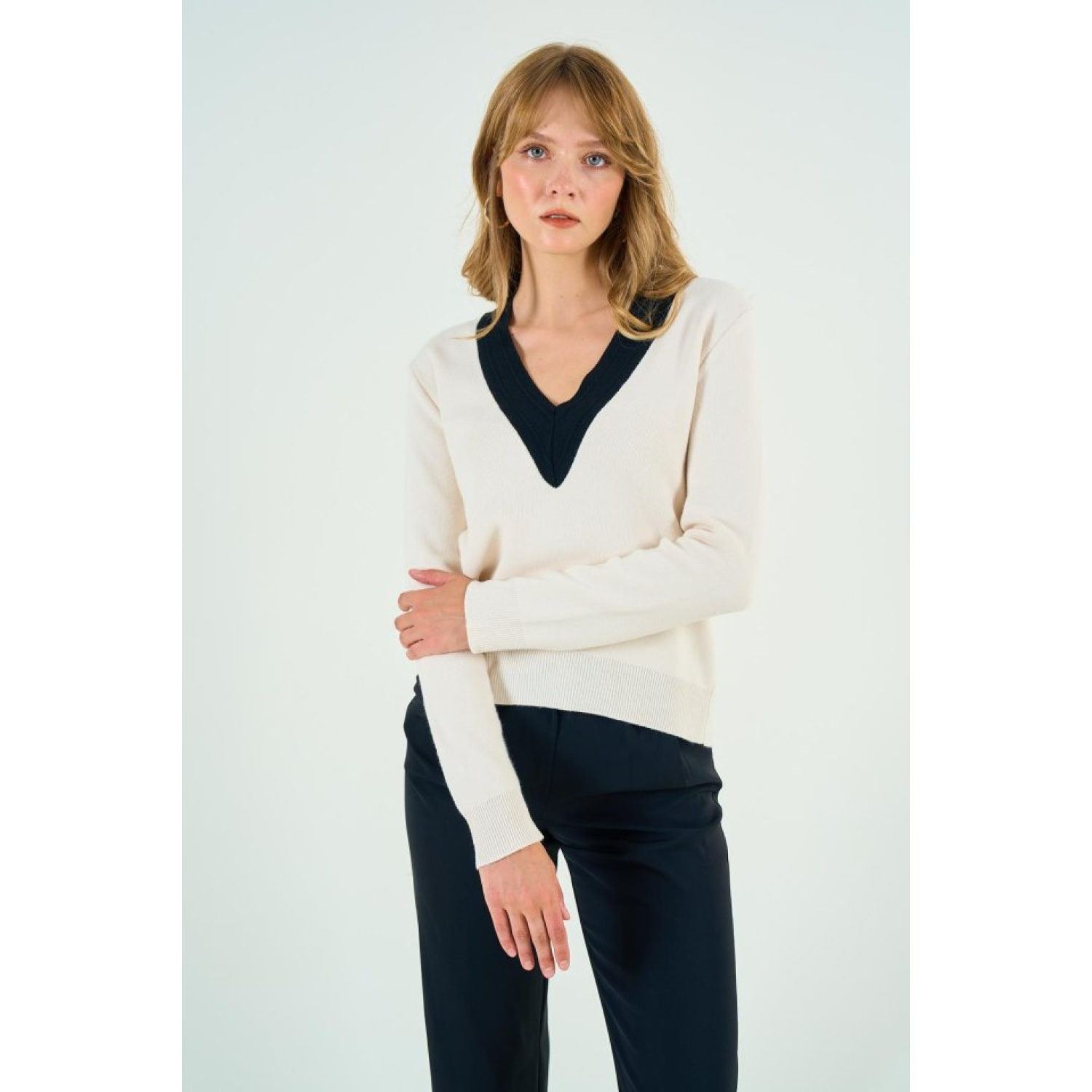 Lucky Life Kadın V Yaka Lucky Life Kadın Triko Kazak - Krem-Siyah Lucky Life Kadın V Yaka Lucky Life Kadın Triko Kazak - Krem-Siyah