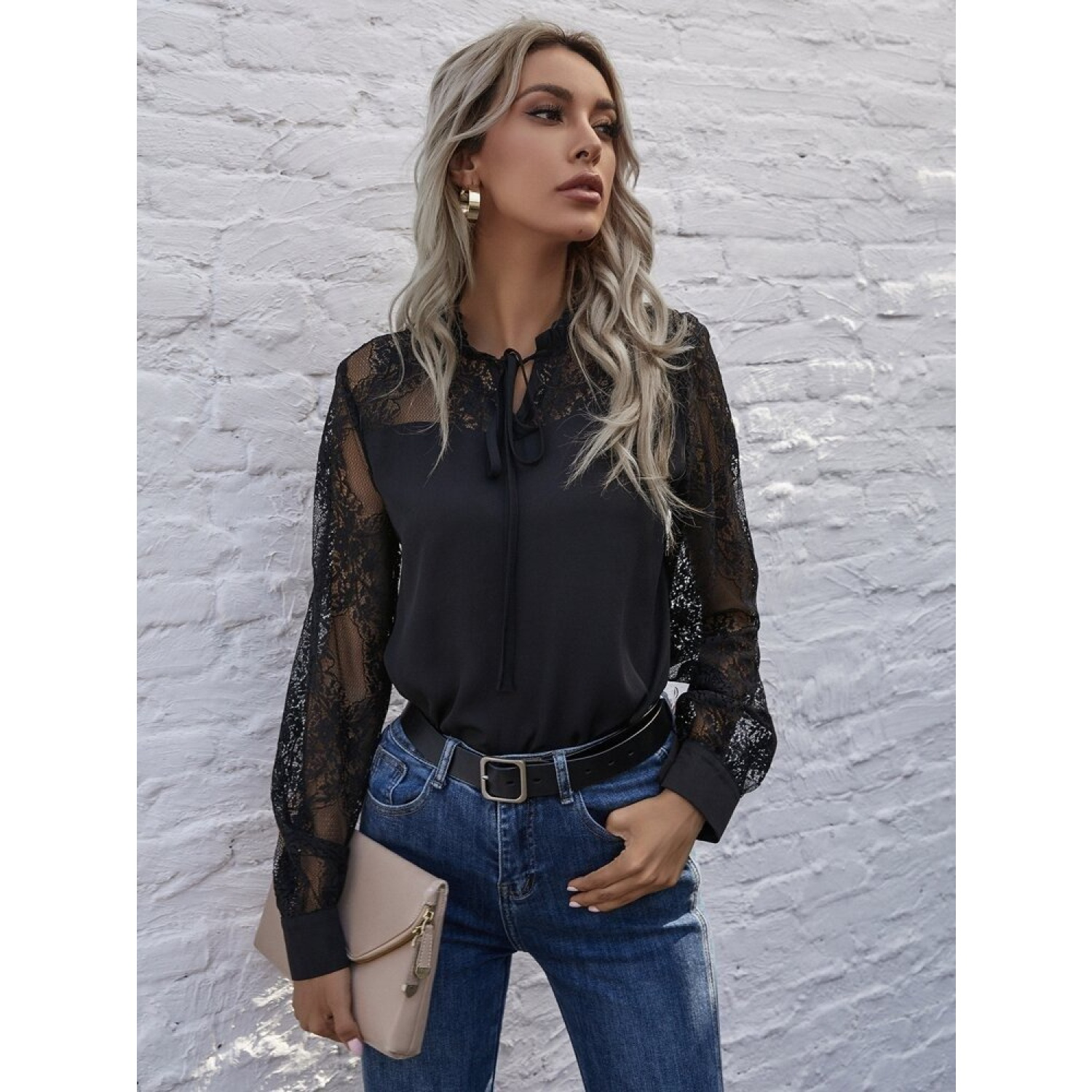 Lucky Life Kadın Uzun Kollu Yakadan Bağcıklı Dantel Detaylı Ithal Lucky Life Kadın Uzun Kollu Yakadan Bağcıklı Dantel Detaylı Ithal