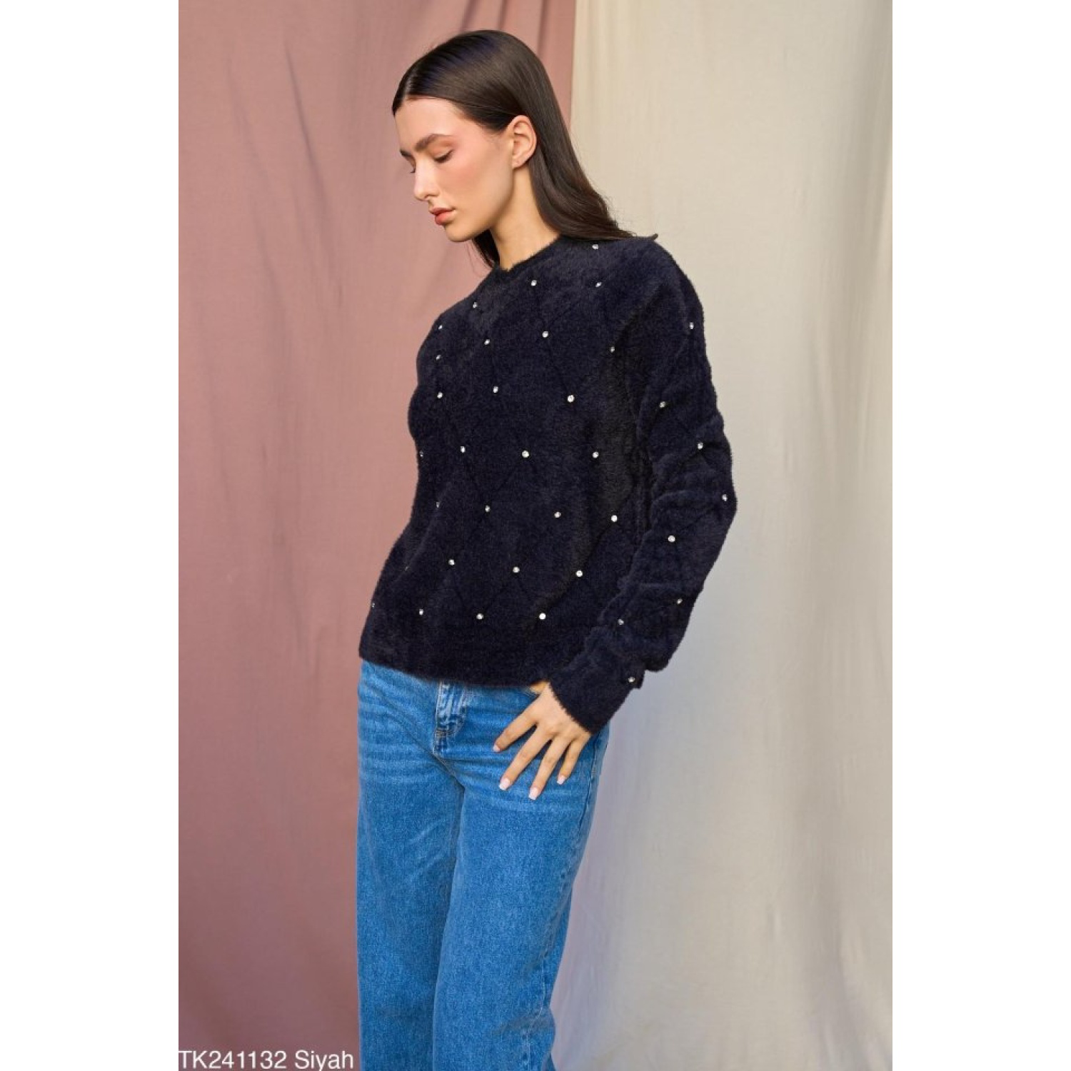 Lucky Life Kadın Baklava Desen Taşlı Kazak - Siyah