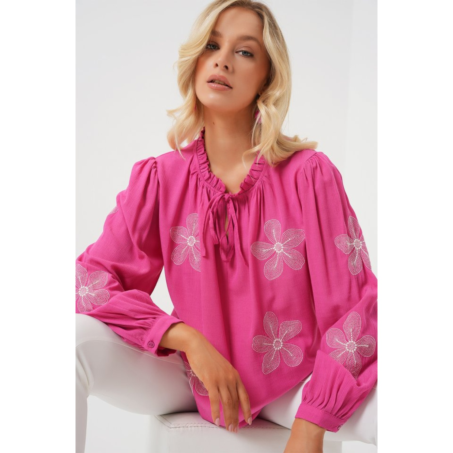 Lucky Life Uzun Kol Nakışlı Örme Bluz - Pembe