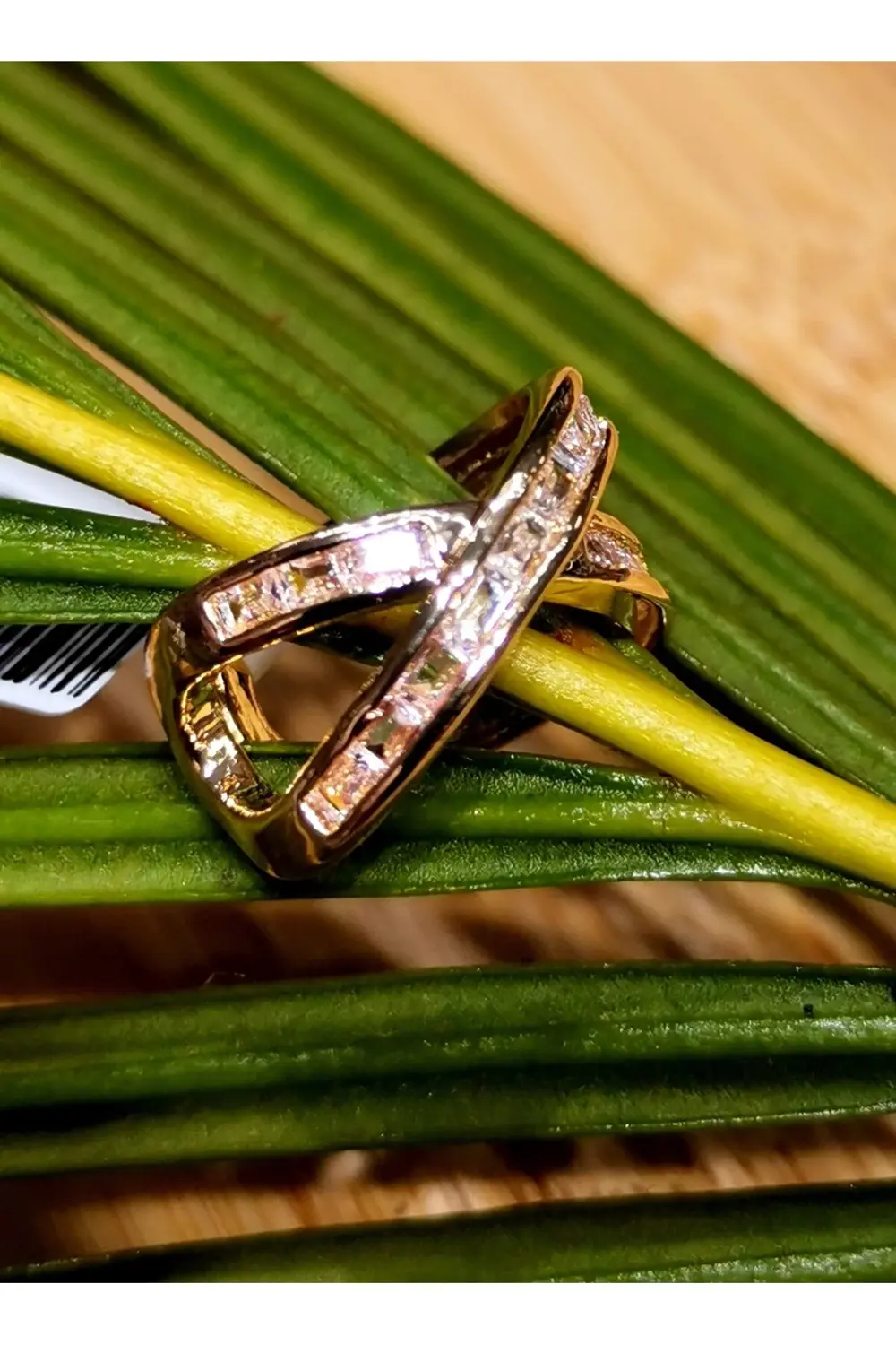 Lüks Çelik Gold Renk Kıkırdak Küpe