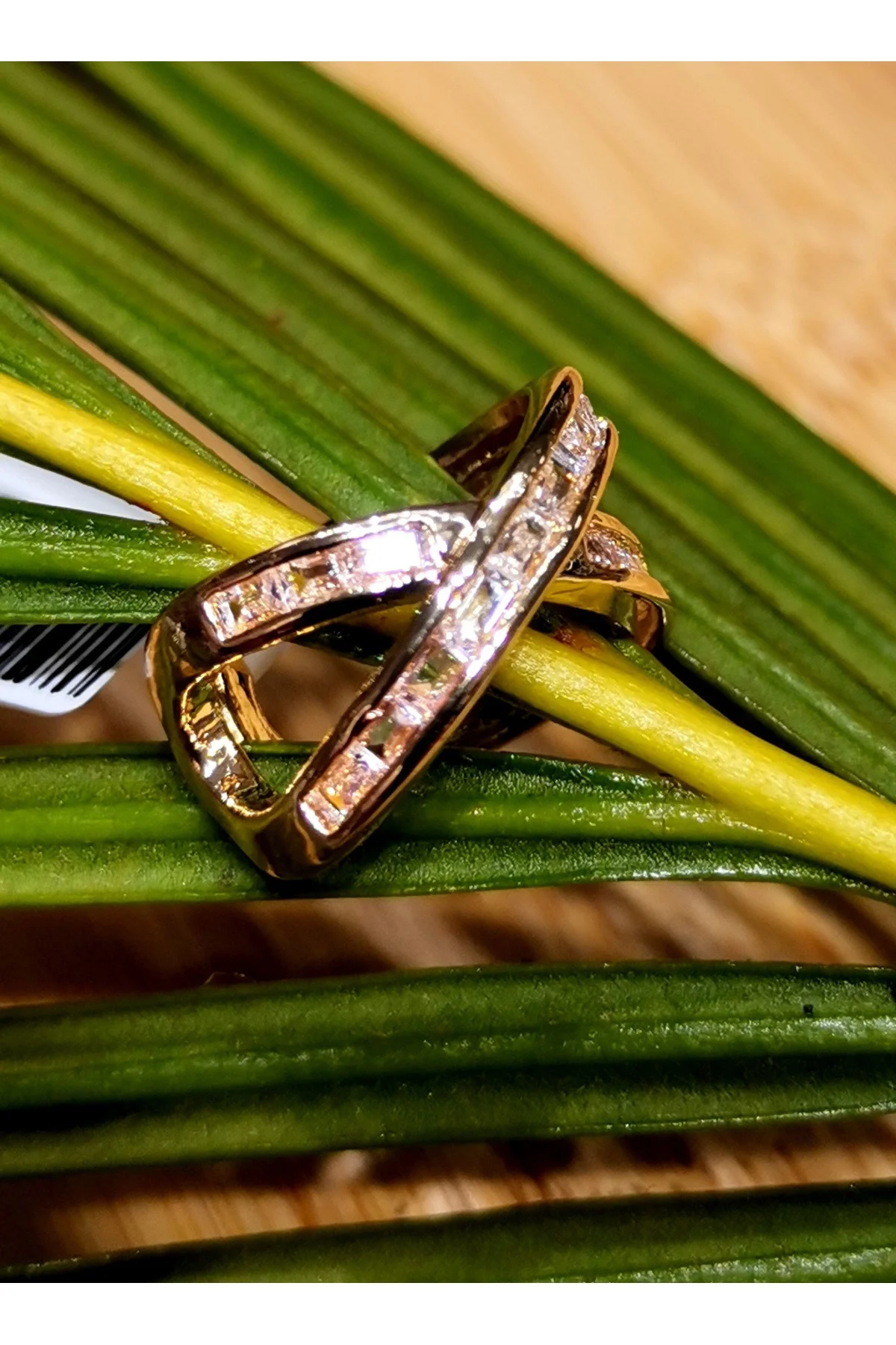 Lüks Çelik Gold Renk Kıkırdak Küpe