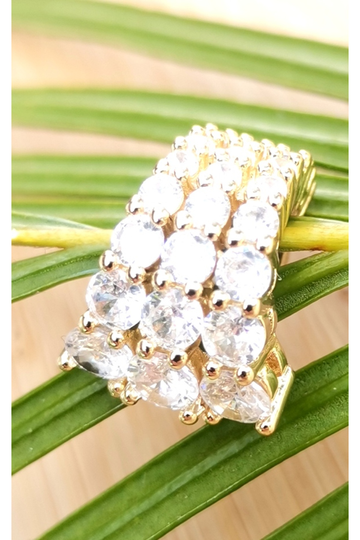 Monalisa Home Lüks Çelik Gold Renk Kıkırdak Küpe