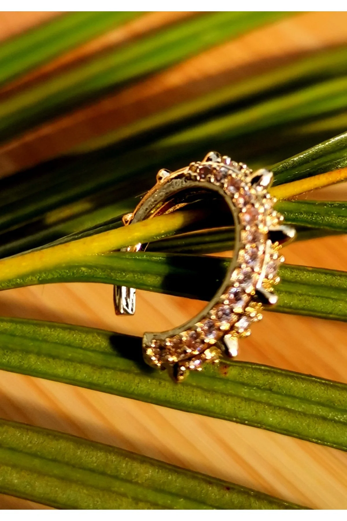 Lüks Çelik Gold Renk Kıkırdak Küpe