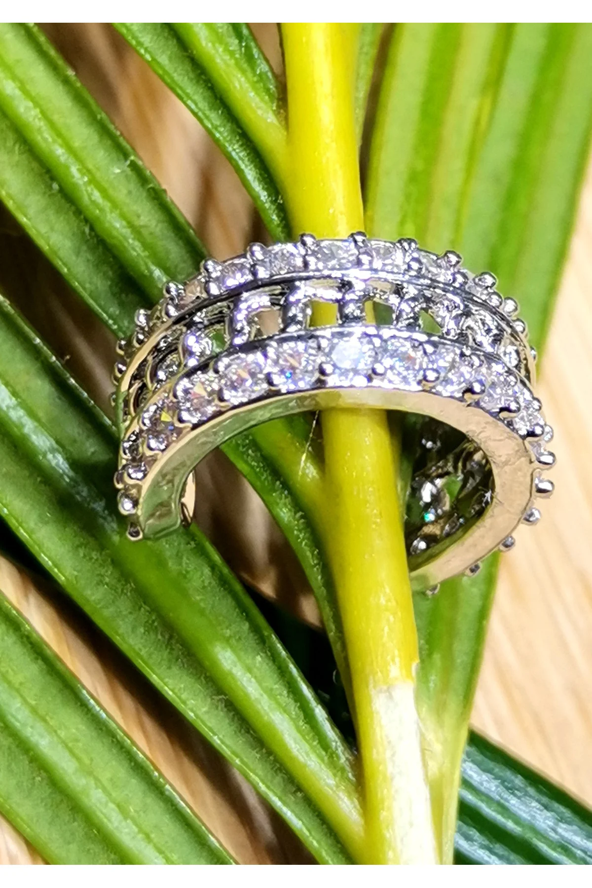 Lüks Çelik Gümüş Renk Kıkırdak Küpe