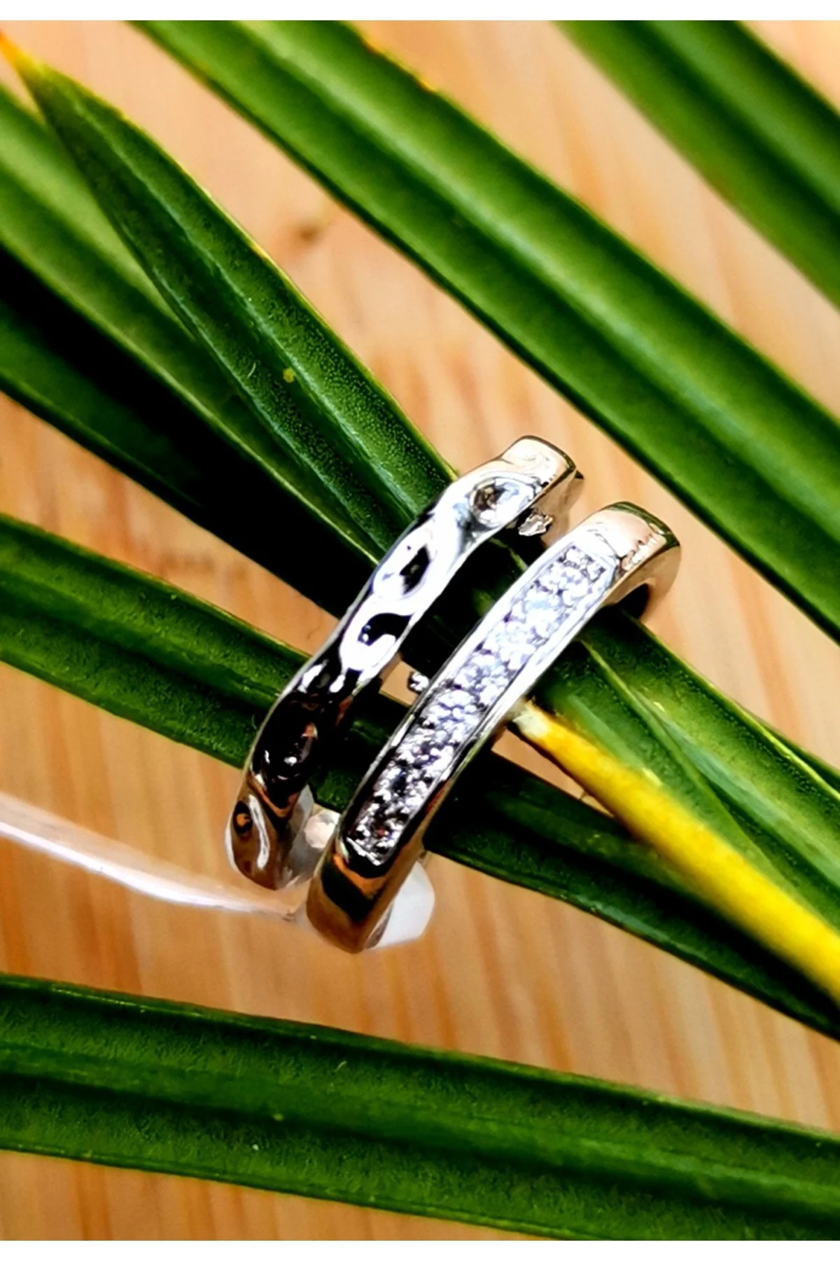 Lüks Çelik Gümüş Renk Kıkırdak Küpe